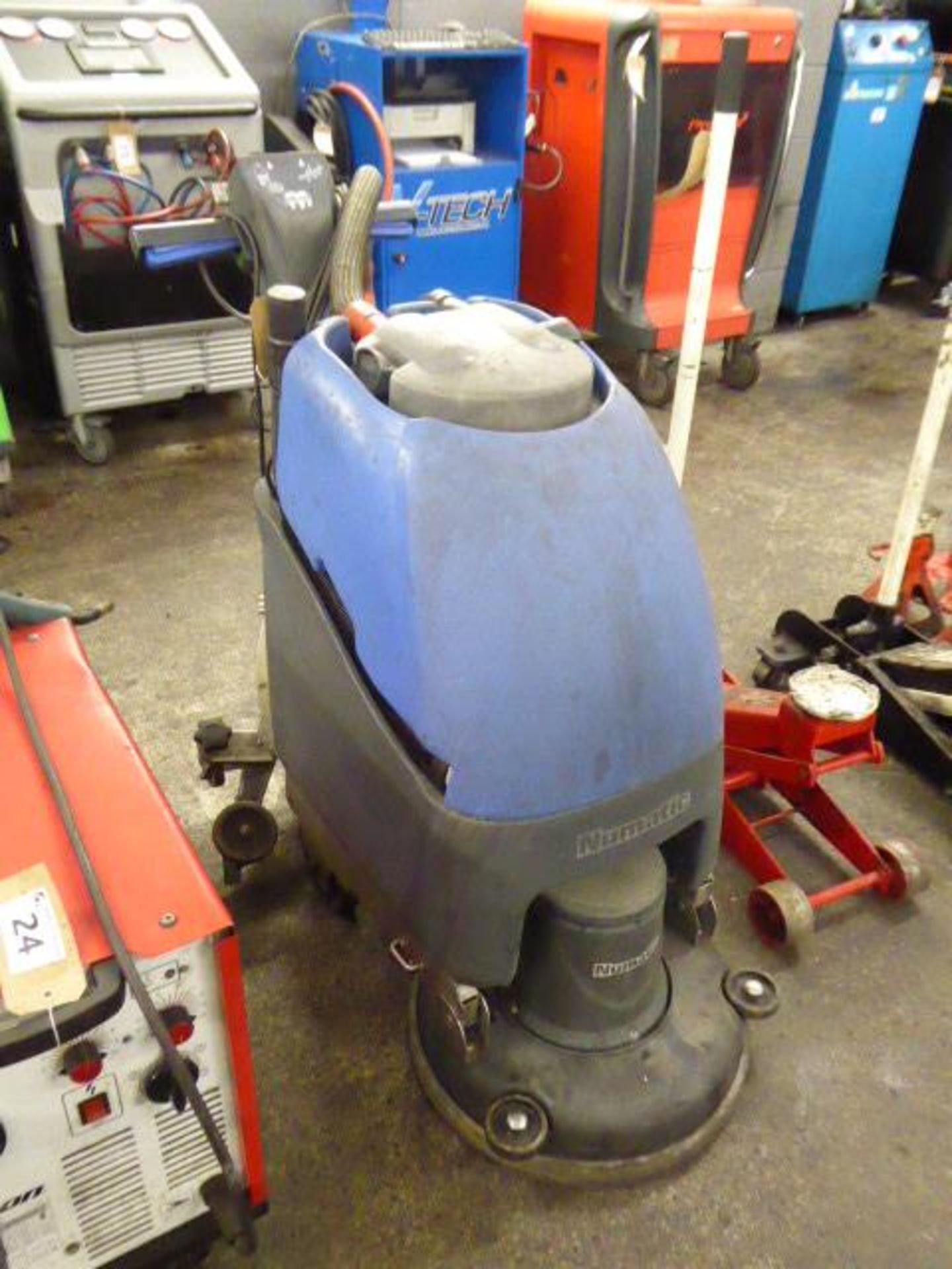 Numatic commercial floor cleaner with no electric motor