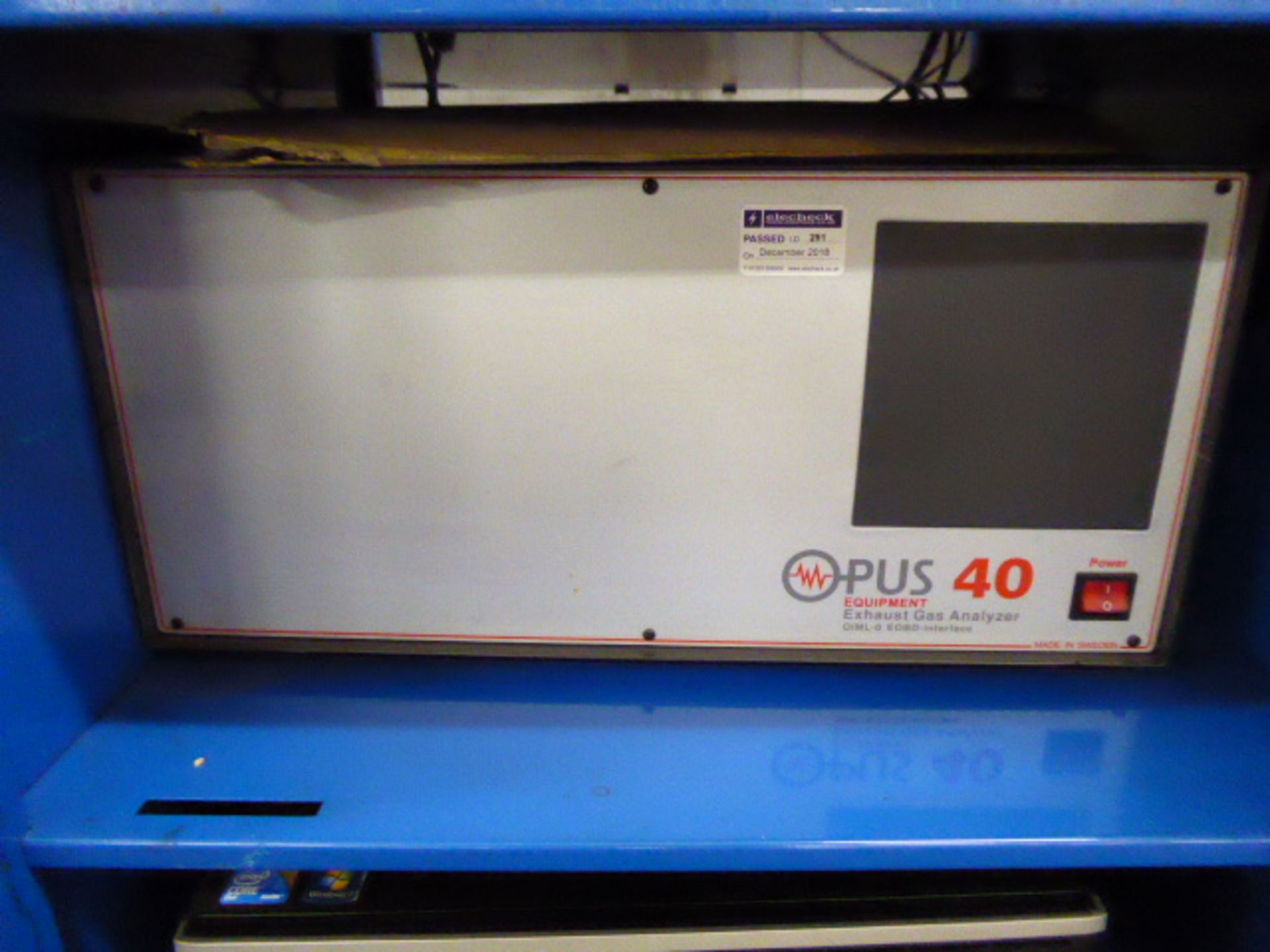 V-Tech Smoke/Gas analyser with Opus 40 testing unit, PC, laser printer, on mobile cabinet with - Image 3 of 6