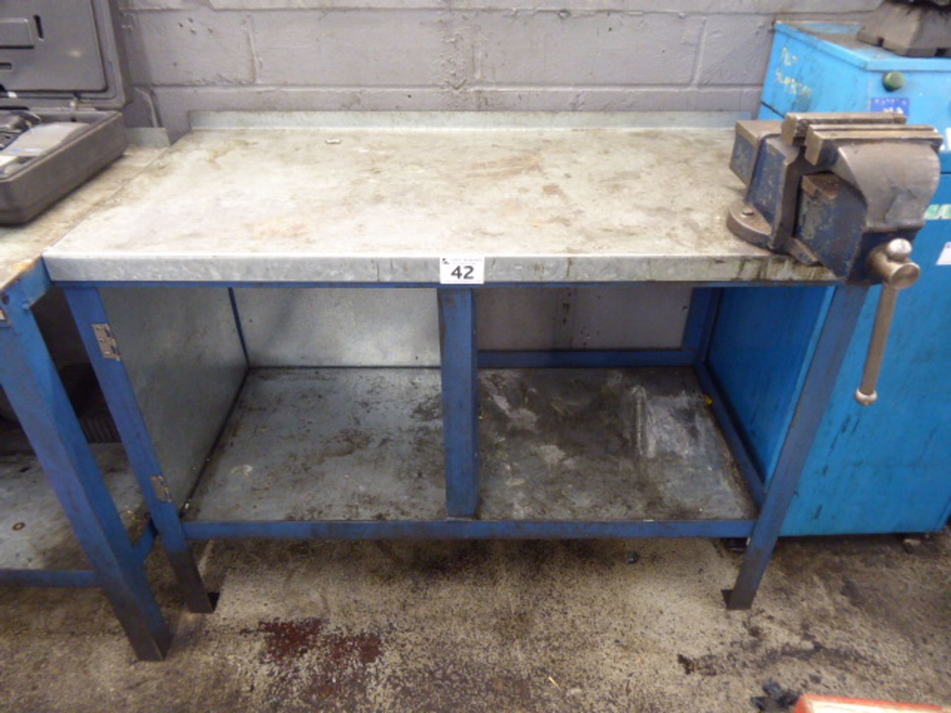 120cm engineer's table with bench mount vice