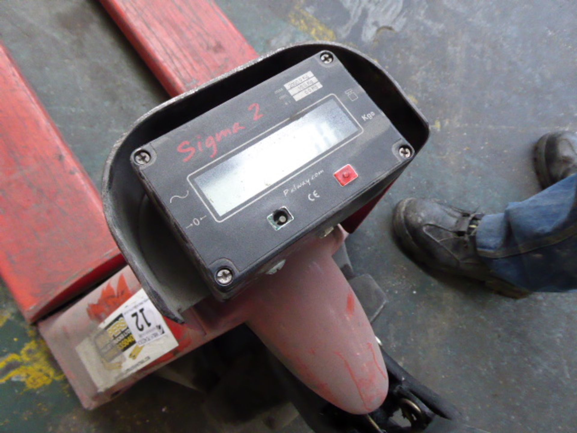 Red pallet truck with a Sigma 2 digital scale set - Image 3 of 3