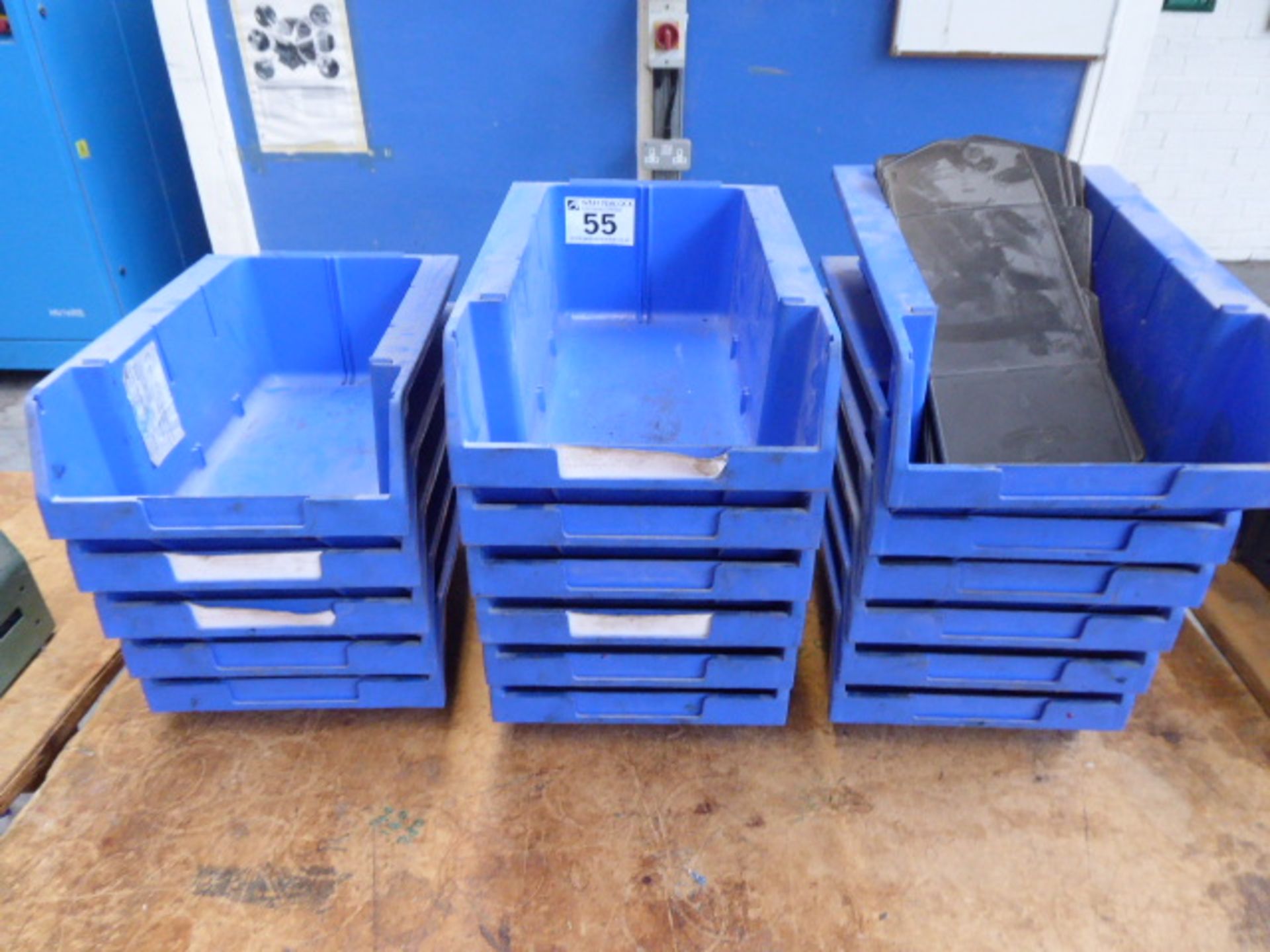 17 blue plastic lin bins