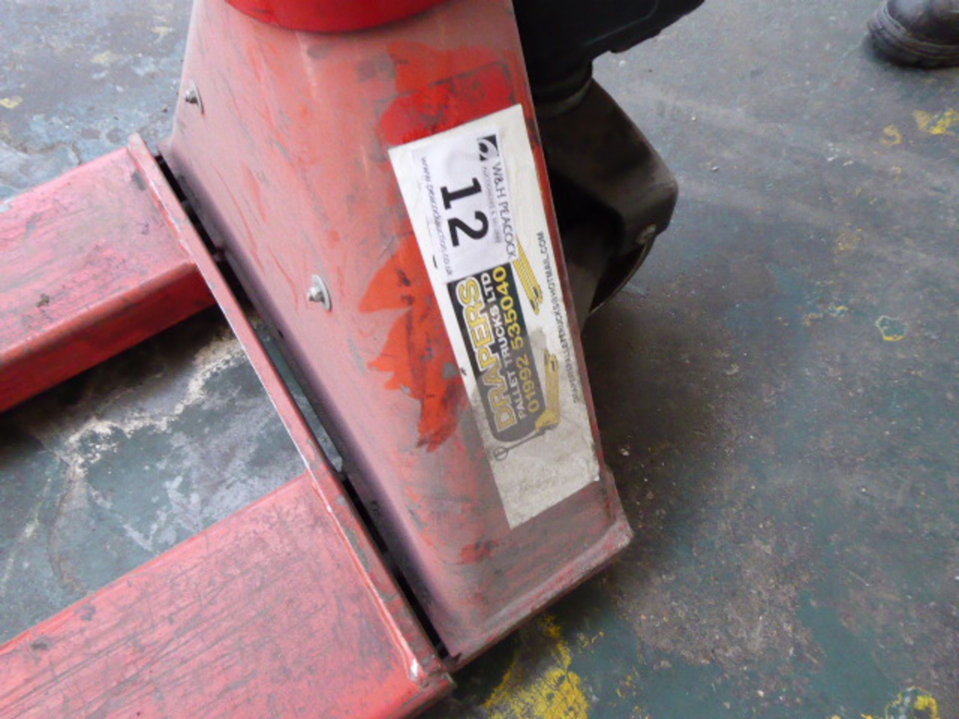 Red pallet truck with a Sigma 2 digital scale set - Image 2 of 3