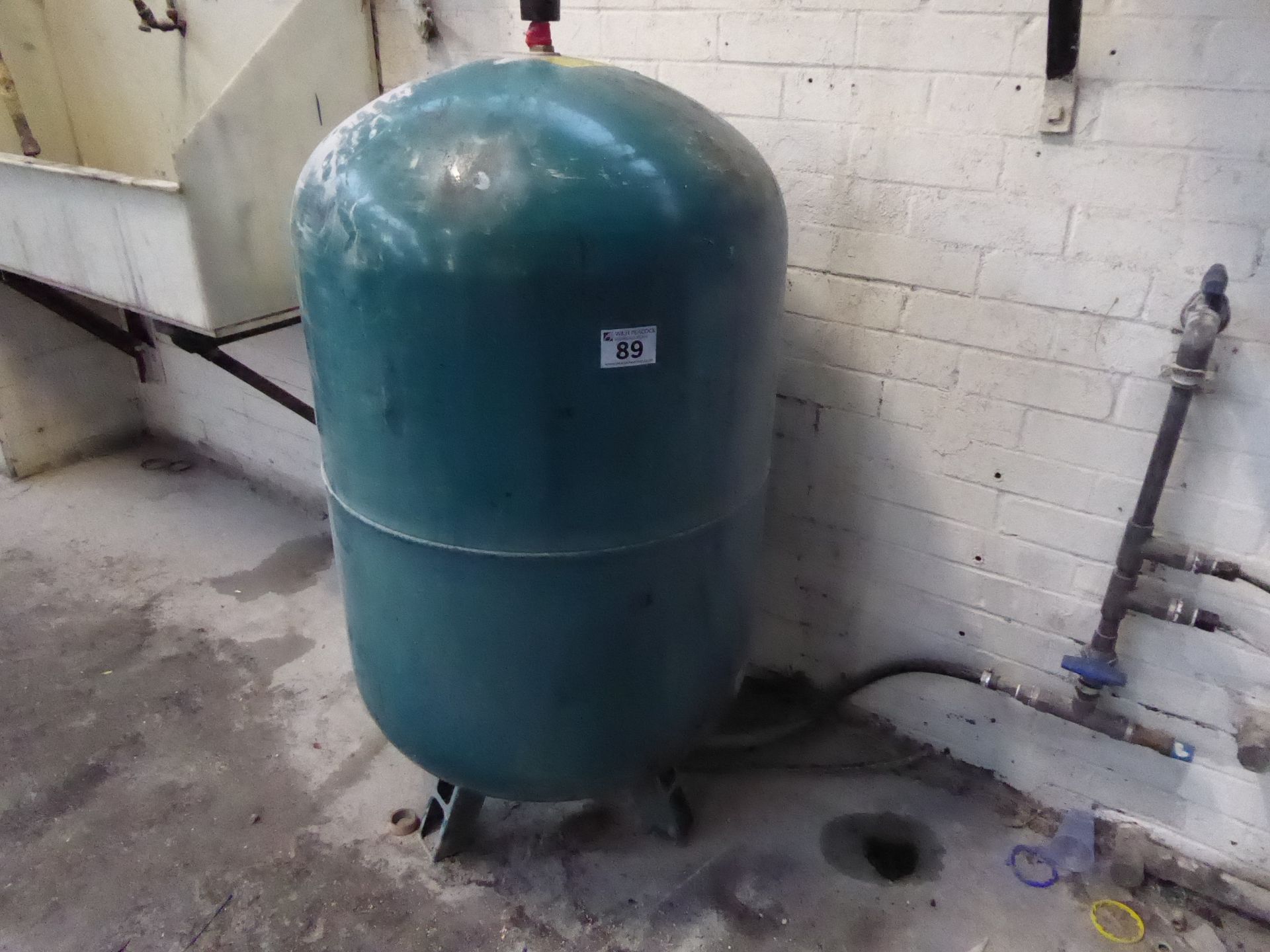 Cimm AFECE300 vertical freestanding 299 litre tank