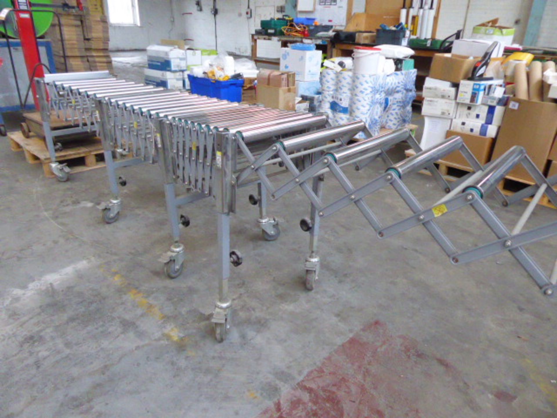 Mobile expandable roller conveyor unit, fully expanded dimension approx. 6m - Image 3 of 3