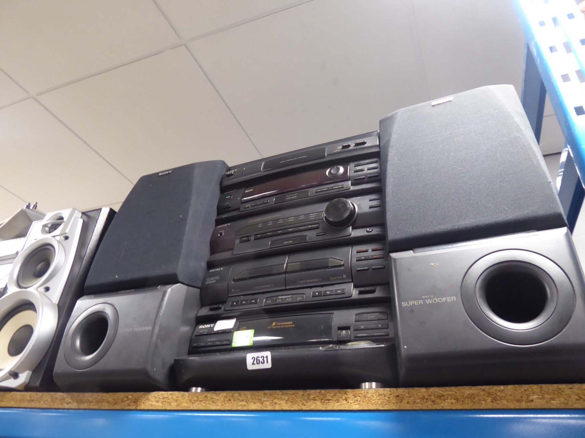 TN76. Sony multi stack hi-fi system with subwoofer speakers