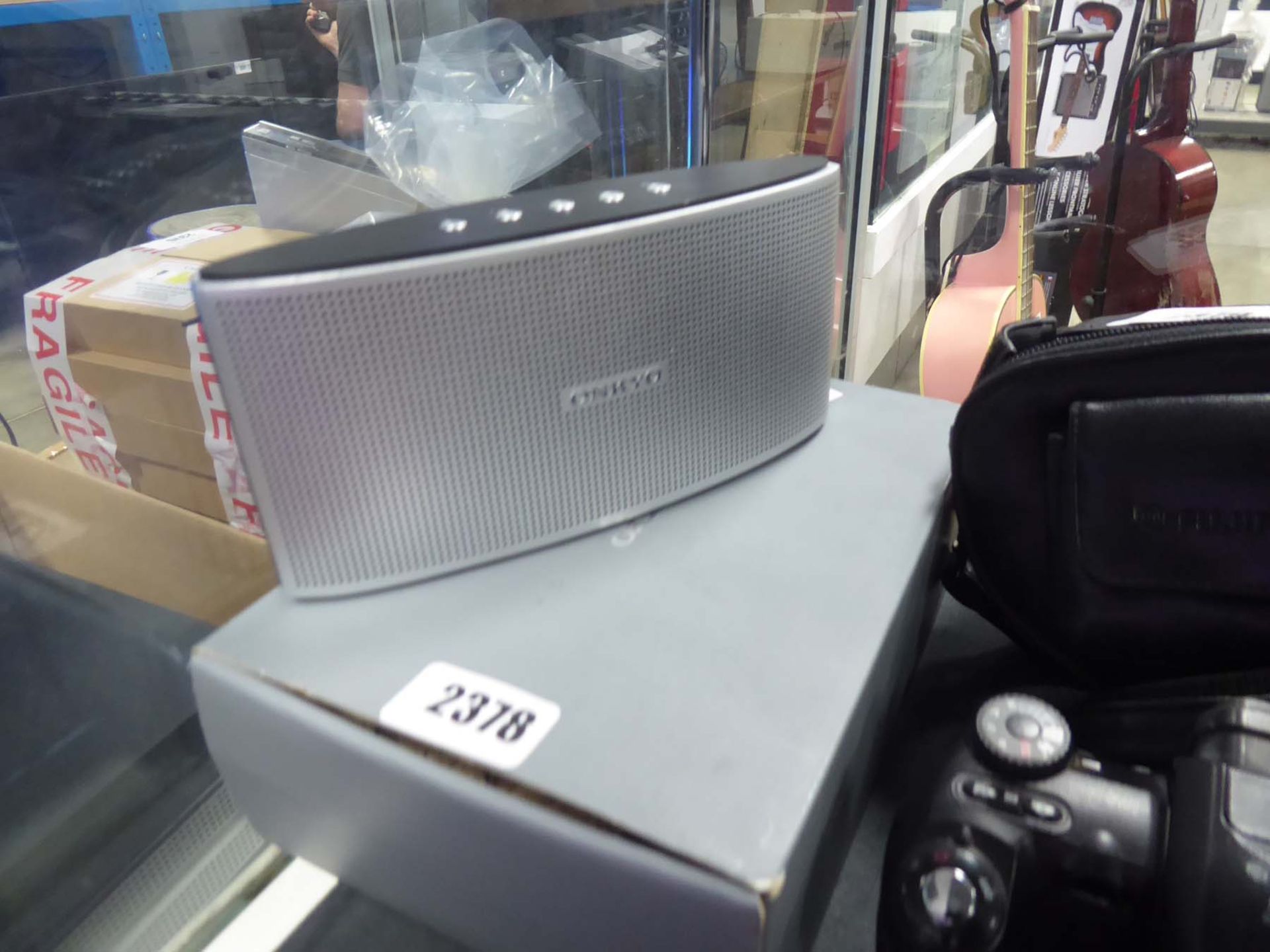 Onkyo bluetooth speaker with box