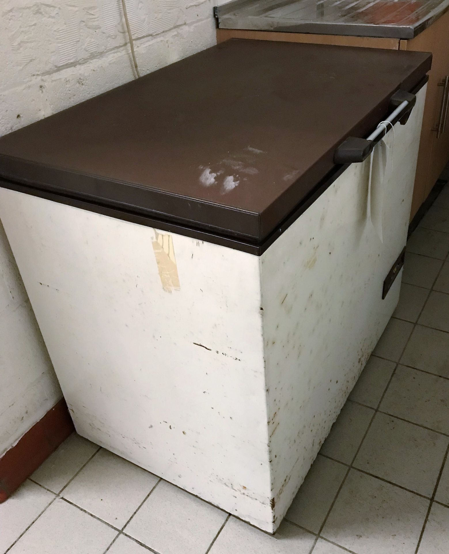 A Chest Freezer, 925mm w x 600mm x 835mm h.