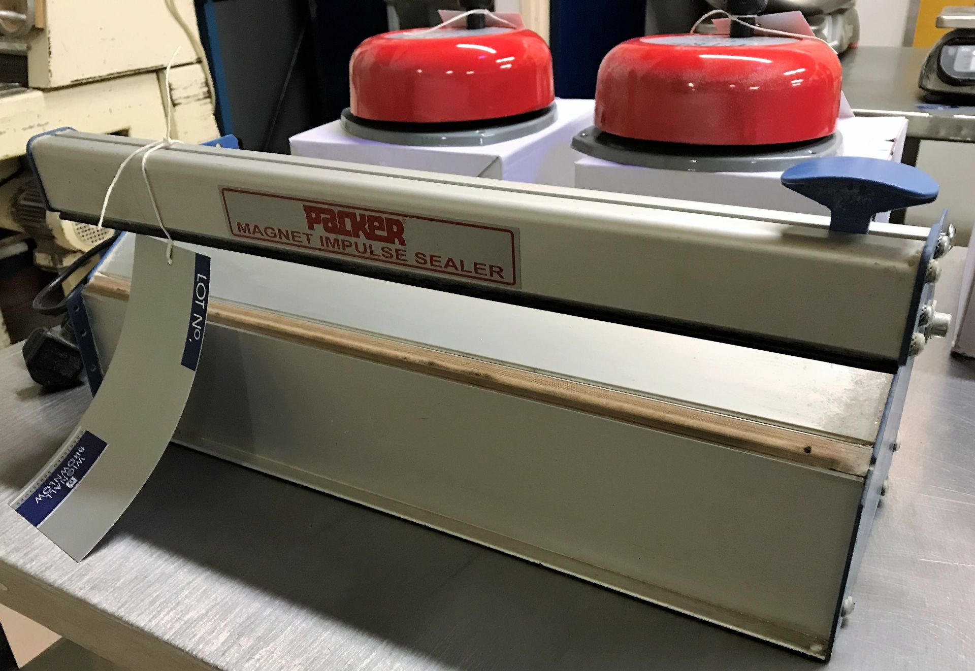 A Packer Magnet Impulse 21in Heat Sealer (1ph).