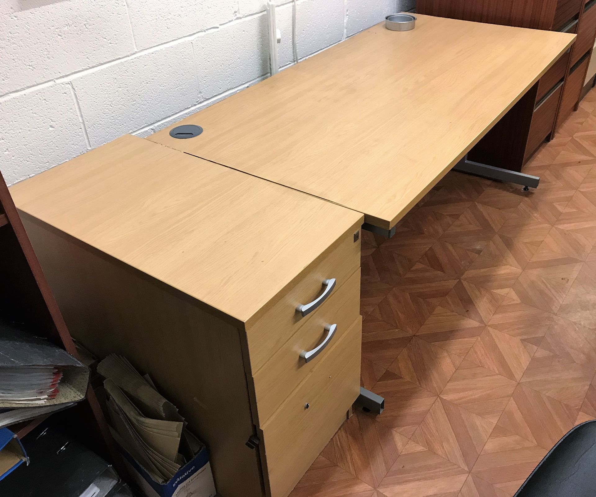 A Light Oak Veneer Workstation, 1600 x 800mm with 3 drawer Filing Pedestal.