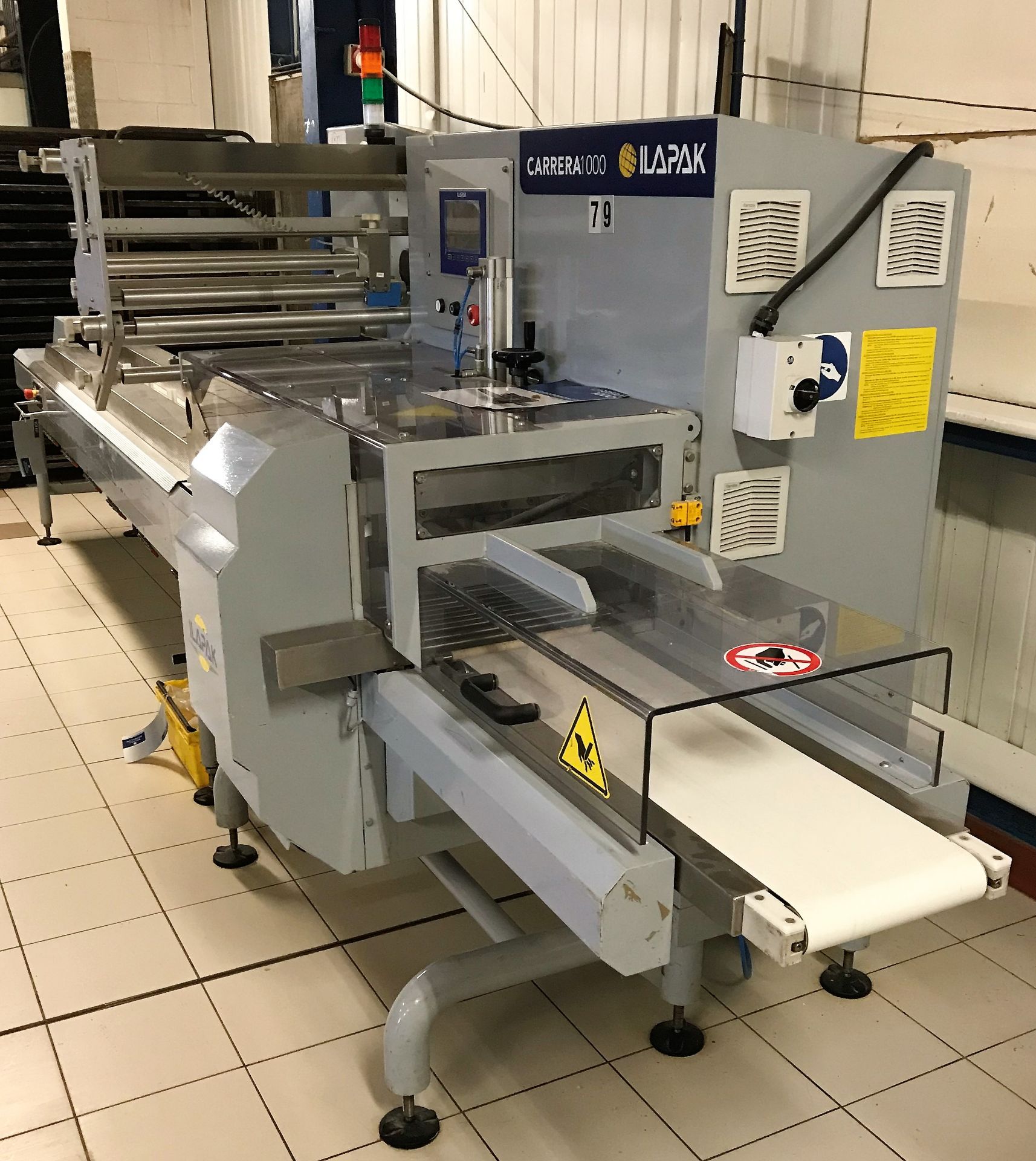 An Ilapak Carrera 1000 Restyling Flow Wrapping Machine No.0642220175 (2017), 3ph-plug in; infeed - Image 3 of 8