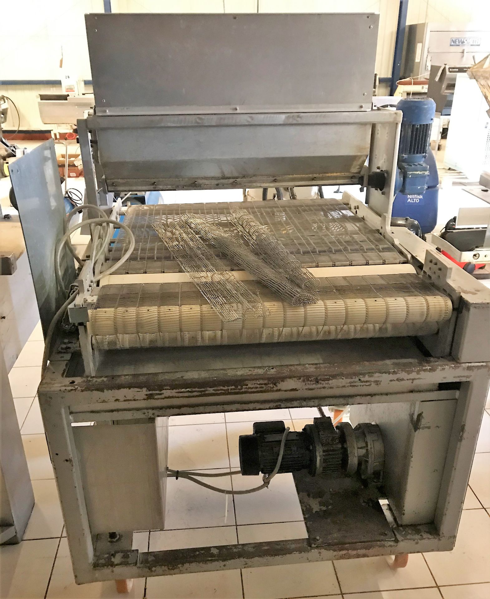 A Brook Mobile Bread Seeding Machine No.J0136 (3ph), mesh conveyor 800mm x 1050mm. - Image 2 of 2