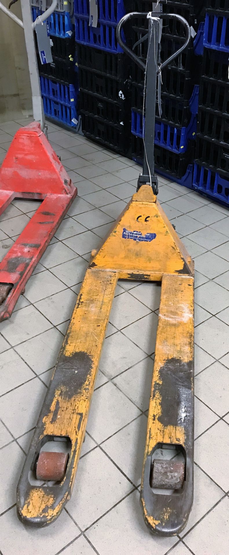 A Hand Hydraulic Pallet Truck (faulty).