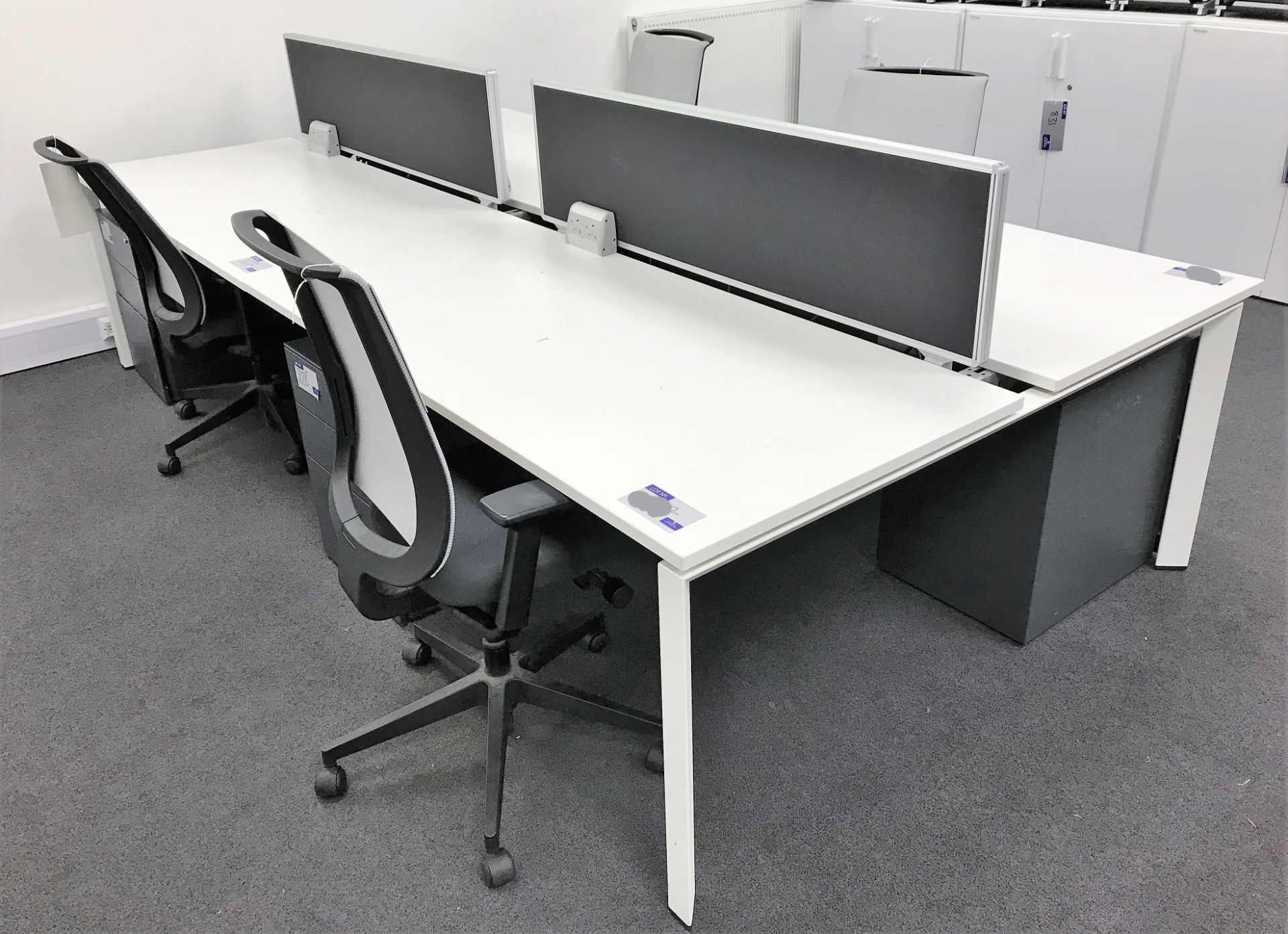 A Steelcase Model WP3G12801 4 position Modular Workstation with 2 Dividers, Integral Cable Trays, - Image 2 of 2