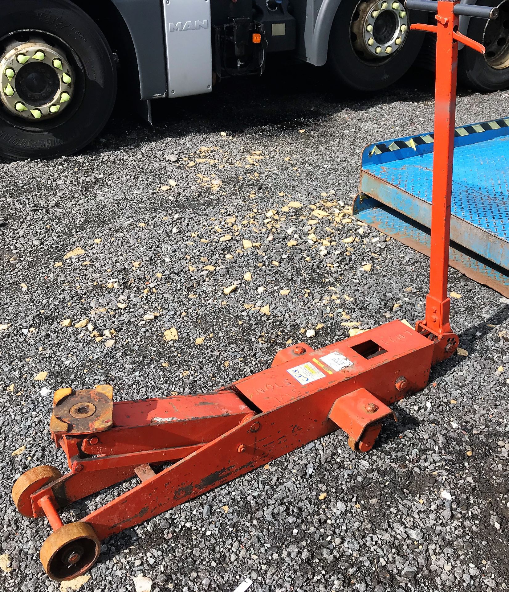 A 5 ton Trolley Jack-located at Bambers Quay, Ande