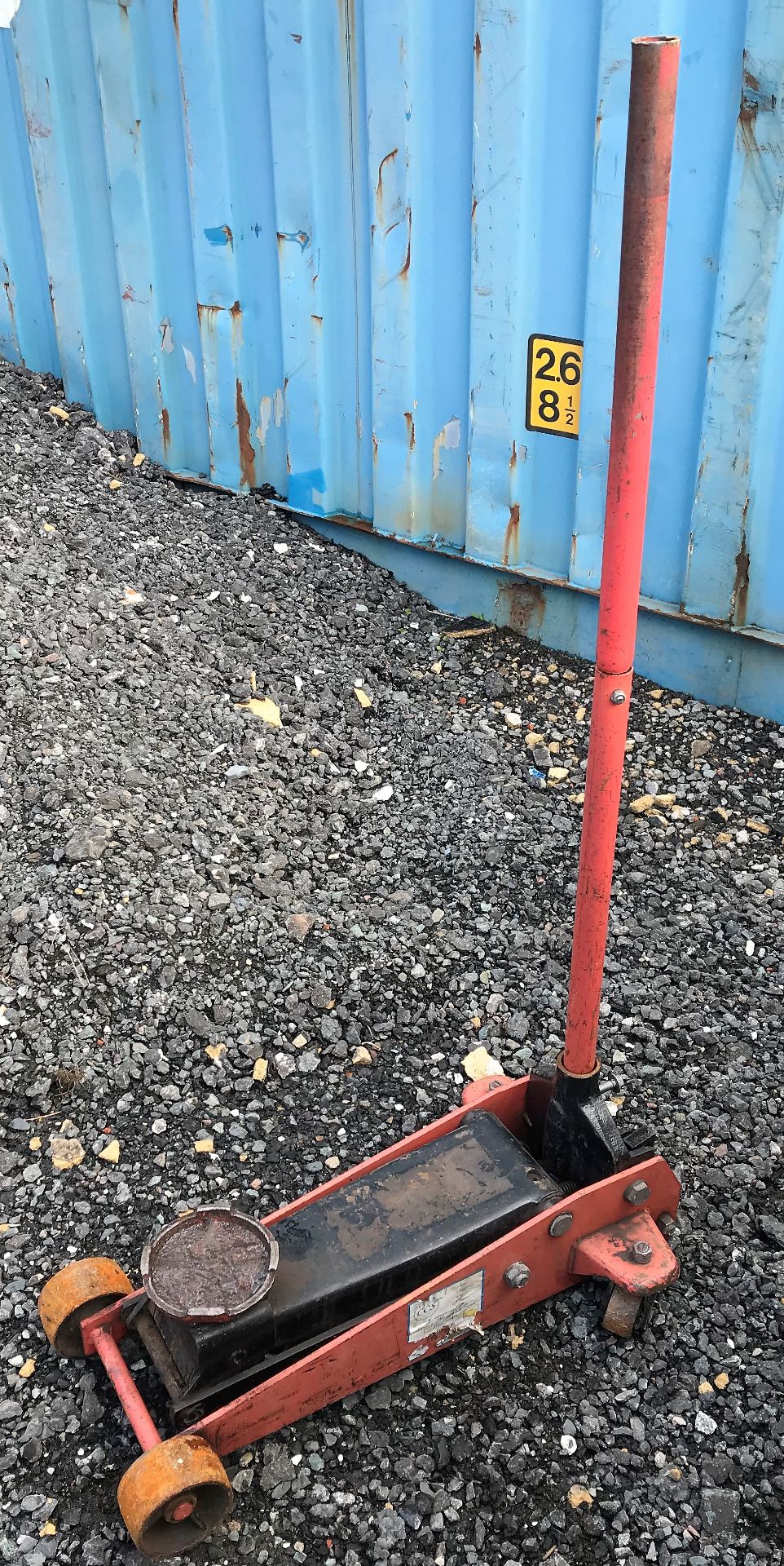 A 1 ton Trolley Jack-located at Bambers Quay, Ande