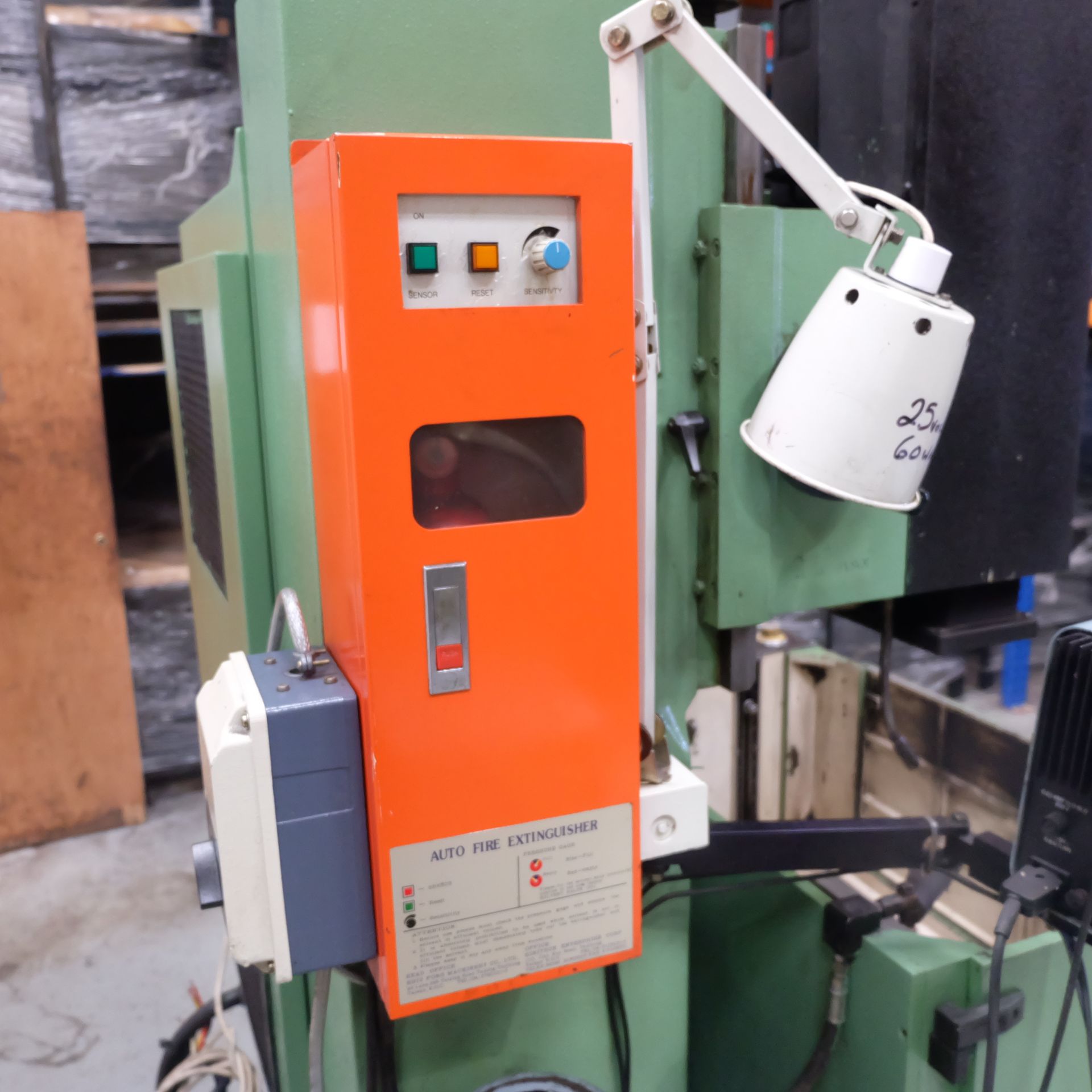 A Hurco Agemaspark 580 Toolroom Spark Erosion Mach - Image 11 of 13