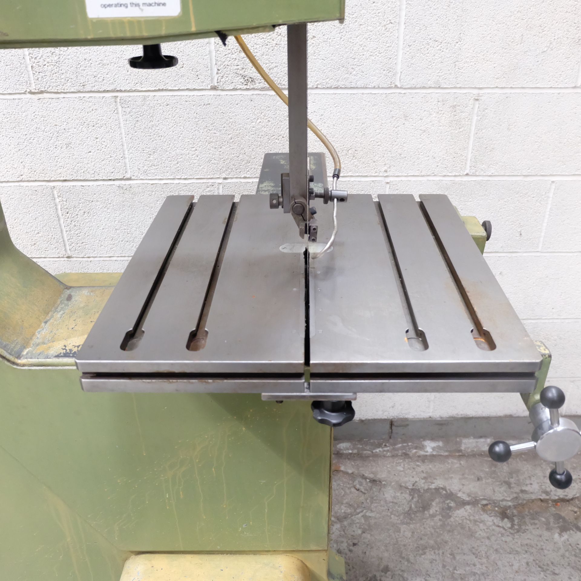 A Startrite 20 RWS Vertical Bandsaw, Table Size 20 - Image 5 of 9