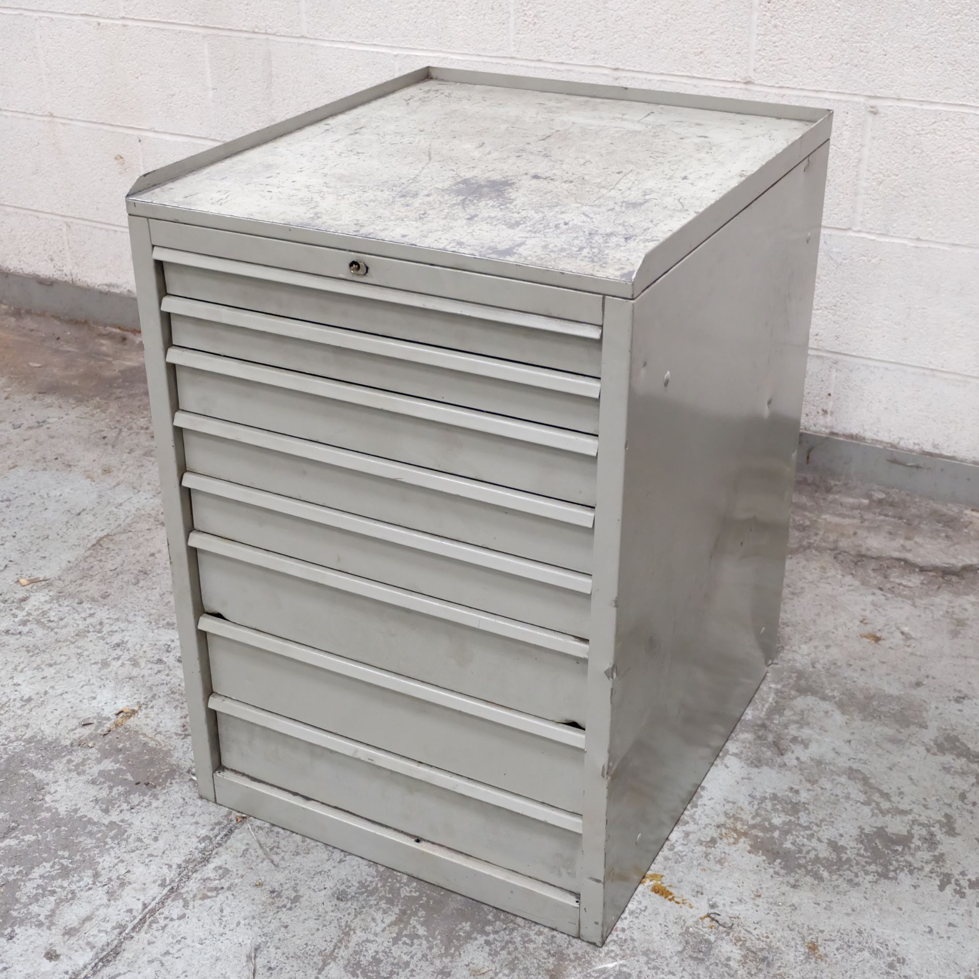 An 8 Drawer Tool Chest, 590mm x 660mm x 820mm High - Image 2 of 6