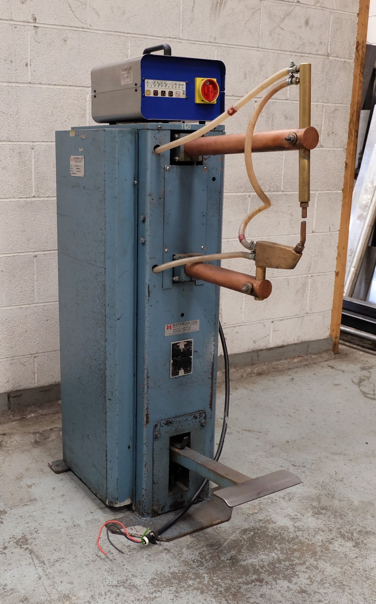 A Mandrian Type RPS/15A Spot Welding Machine, 15kV