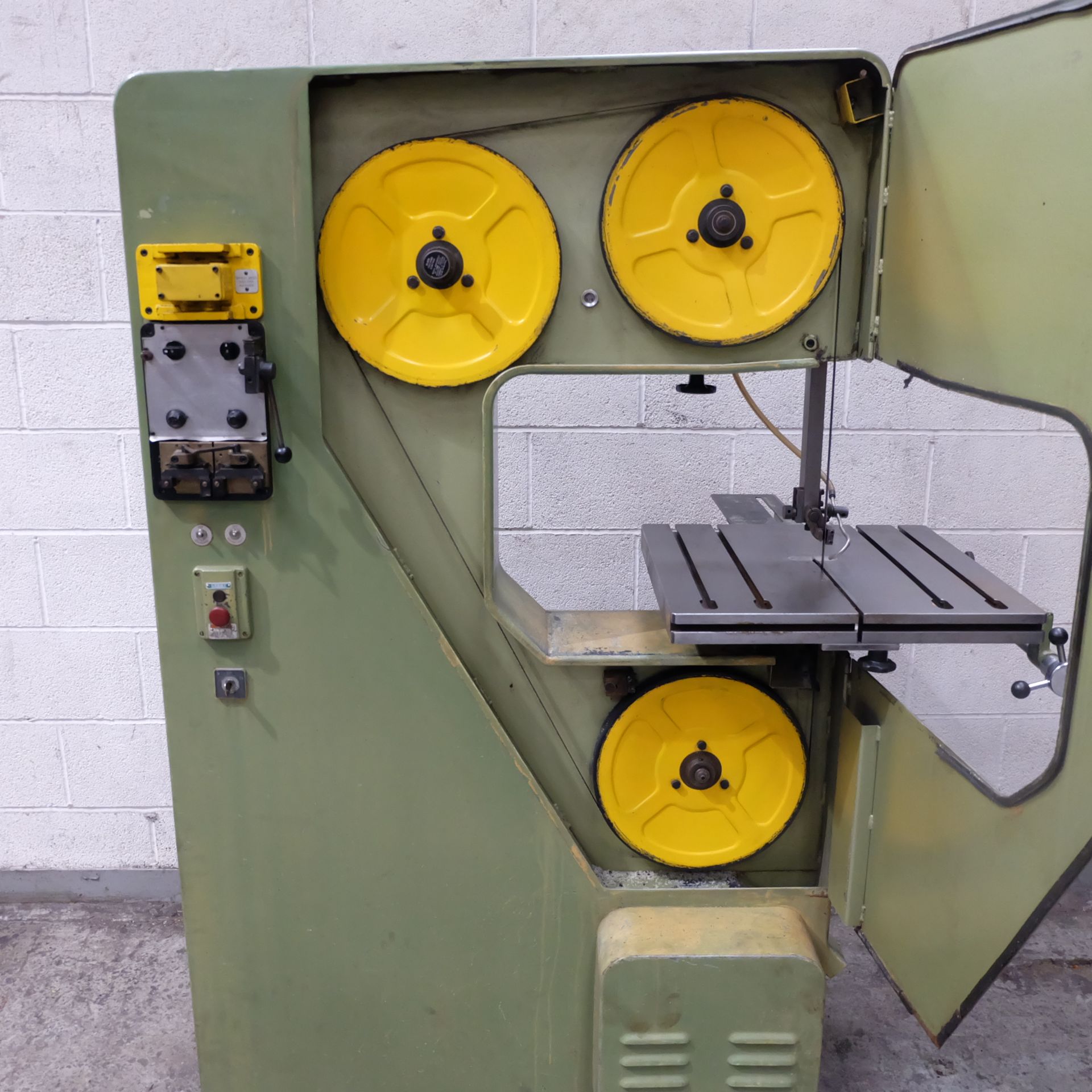 A Startrite 20 RWS Vertical Bandsaw, Table Size 20 - Image 9 of 9