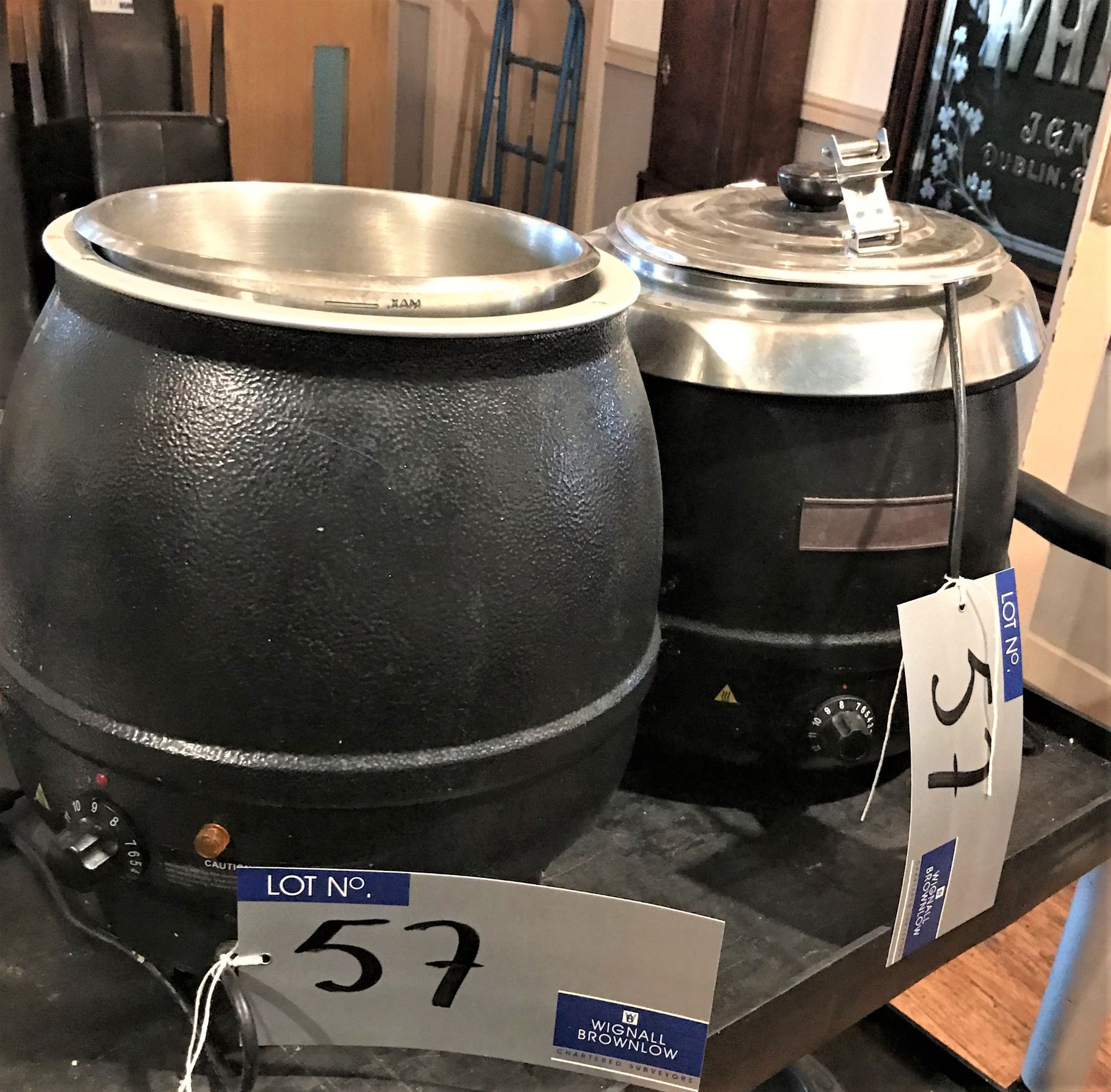 A Buffalo L715B Soup Kettle with A DSK1 Soup Kettl