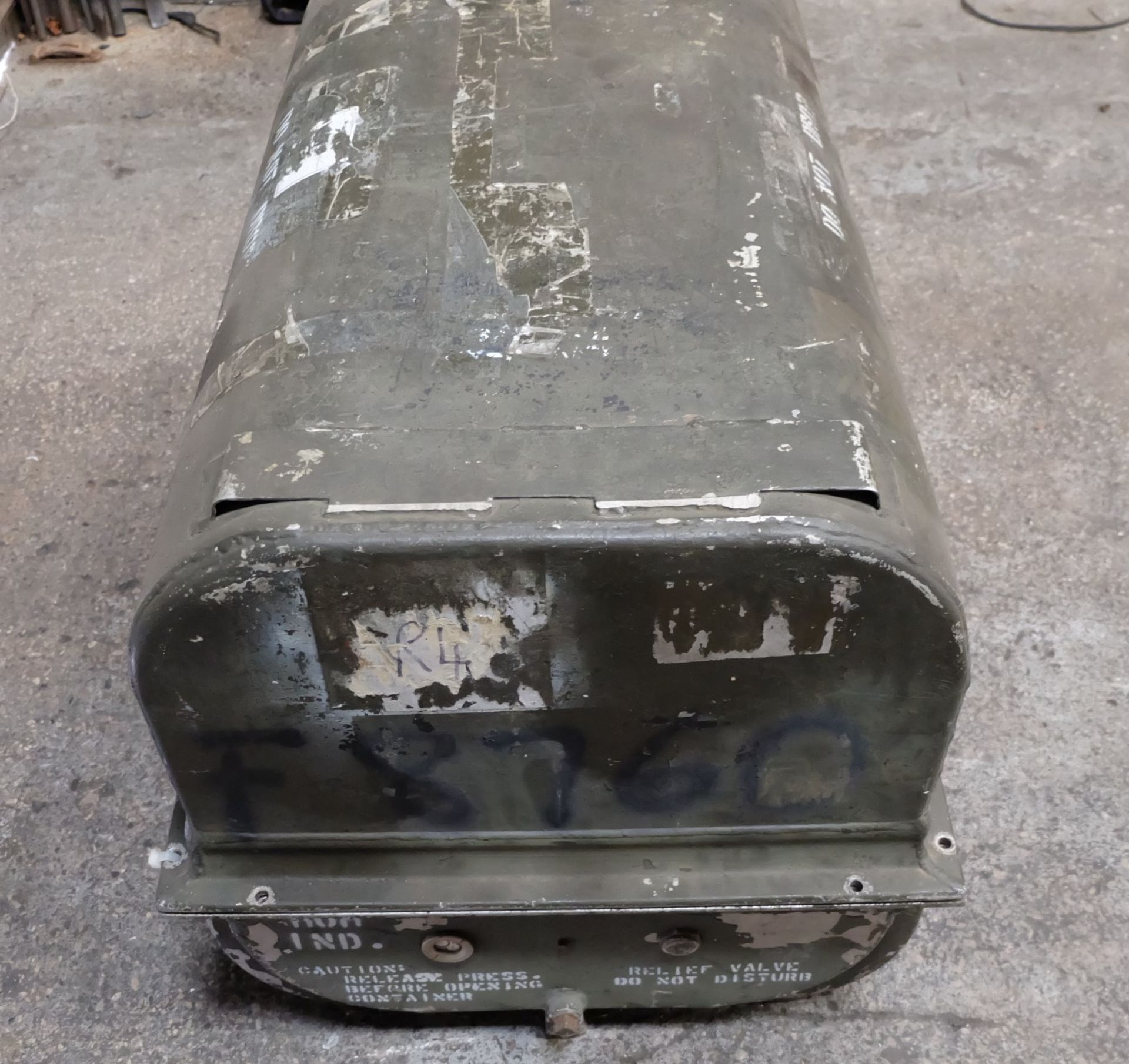 An ex-MOD Aluminium Chest, 42in x 25in x 27.25in h. - Image 4 of 6