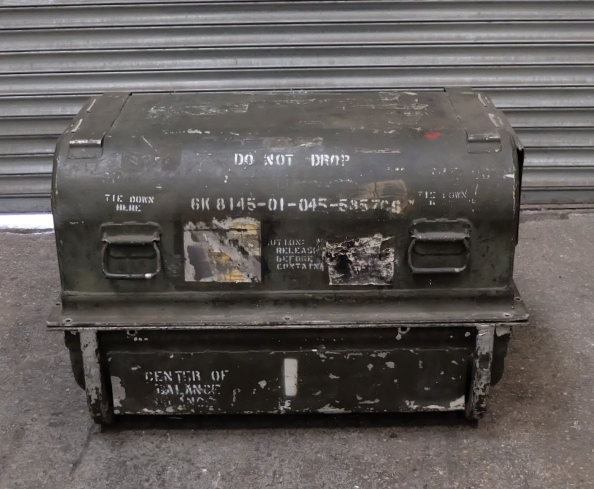 An ex-MOD Aluminium Chest, 42in x 25in x 27.25in h.