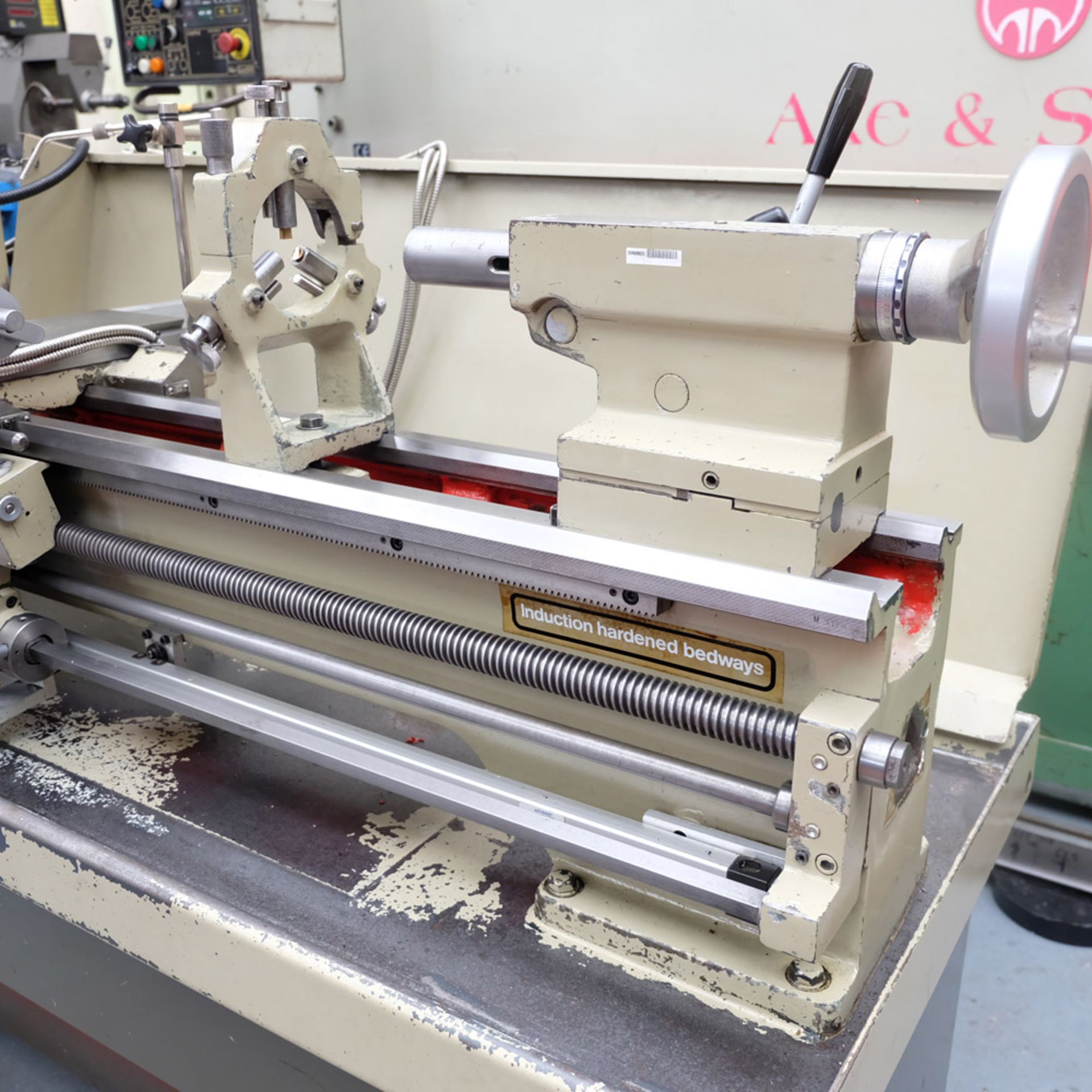 A HARRISON M300 Gap Bed Centre Lathe: Swing Over Bed 13in, Distance Between Centres 40in, Speeds - Image 6 of 9