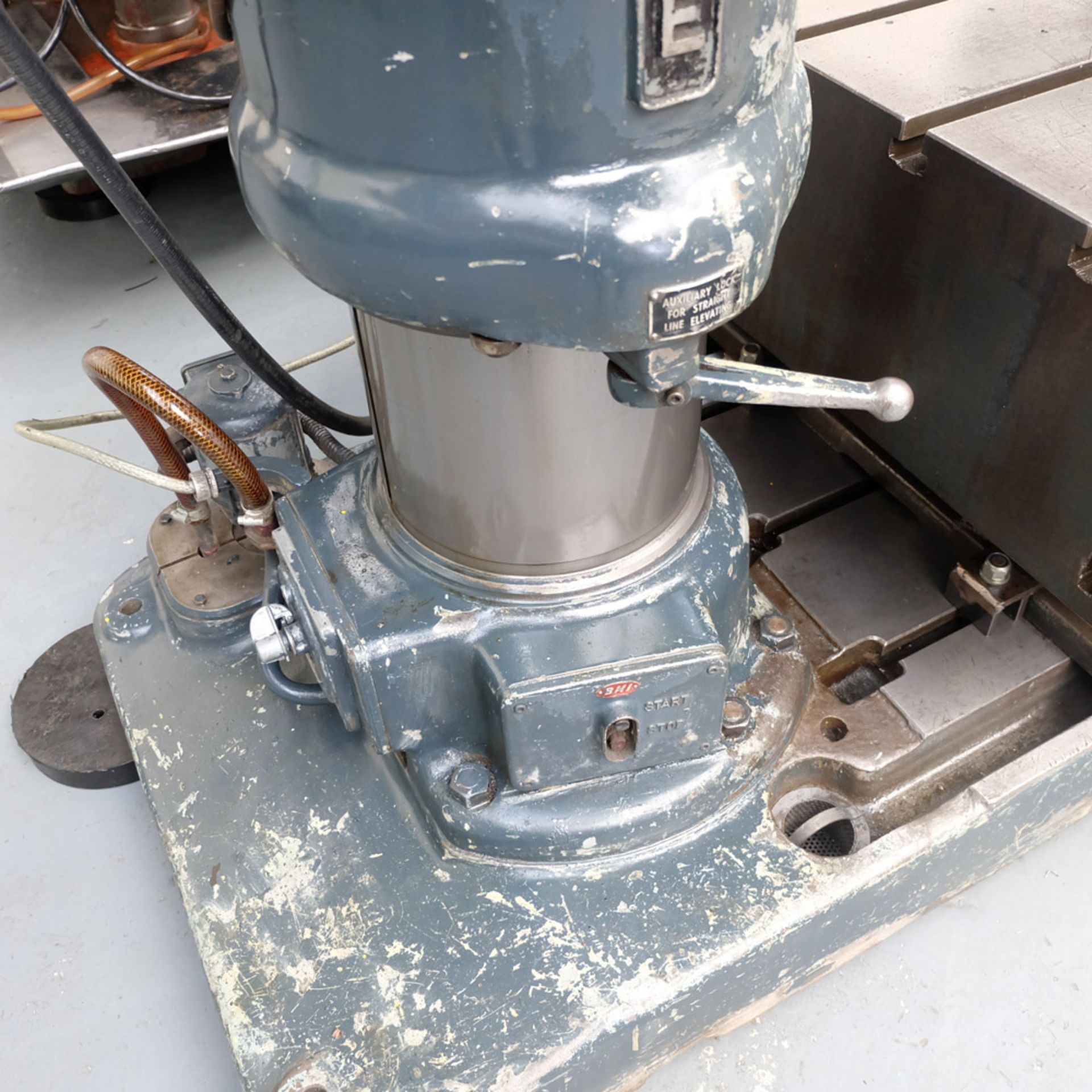 An ARCHDALE 3ft 6in Radial Arm Drill: 2in Drilling Capacity, Spindle Taper No.4 Morse, Box Table - Image 7 of 9