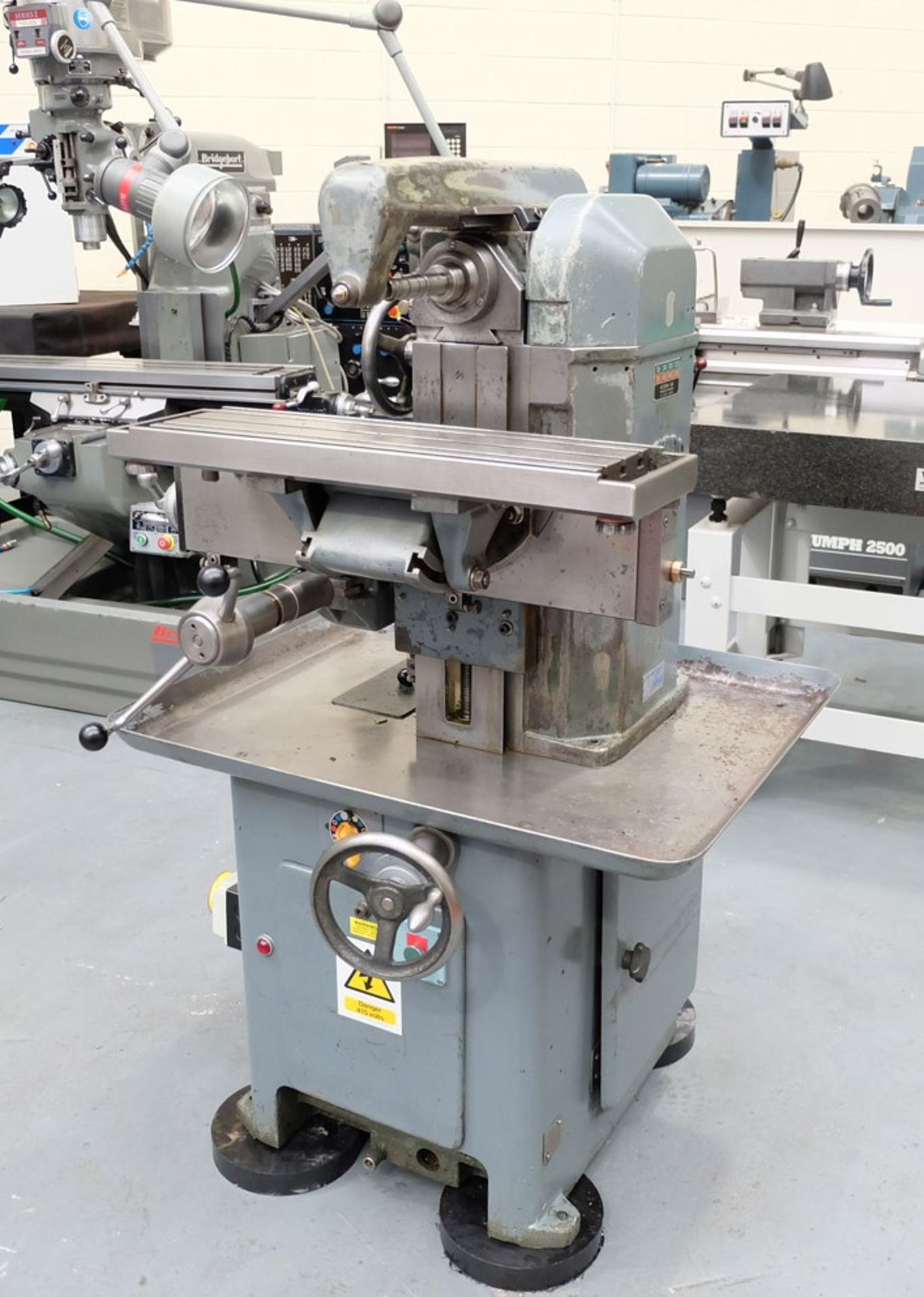 An ACIERA F3 Horizontal Milling Machine: Table 700mm x 190mm, Spindle Speeds 155-2500rpm.