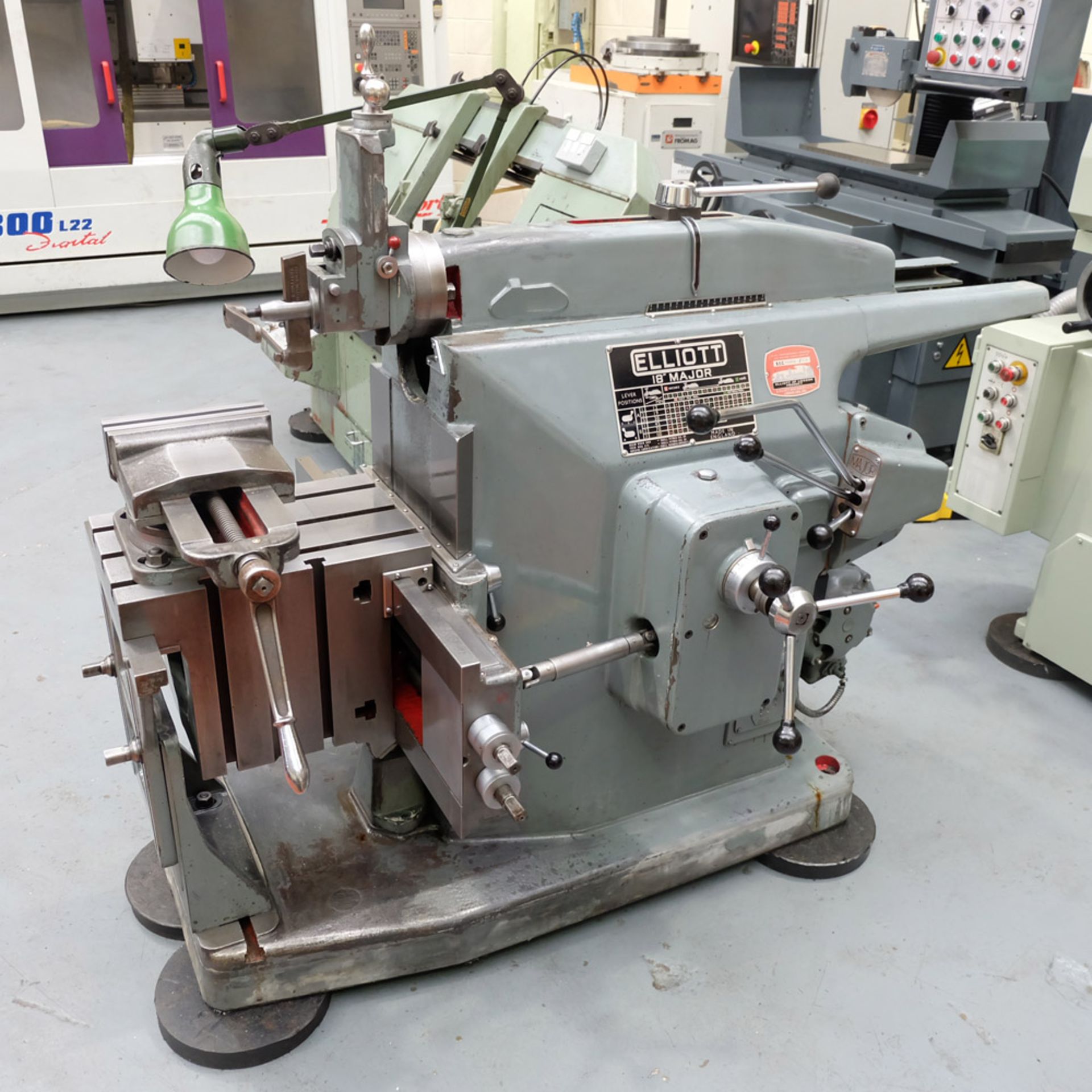 An ELLIOTT 18" MAJOR Shaping and Slotting Machine, Capacity 18in, Strokes 12-110/min, 6 Speeds 4-125 - Image 2 of 9