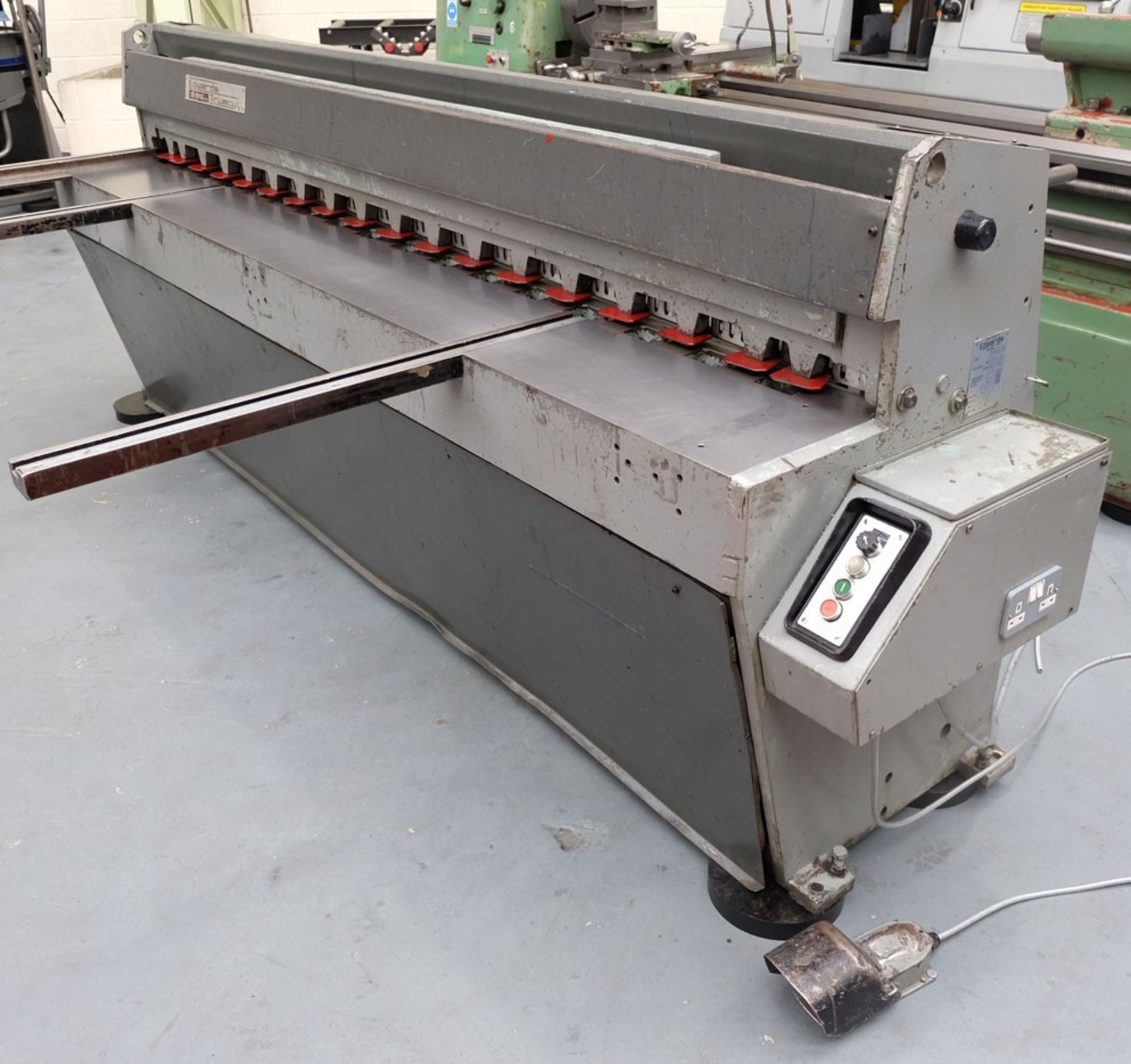 A EDWARDS Truecut Model 3.25/2500DD Power Guillotine: Capacity 2535mm x 3.25mm, Blade Gap - Image 2 of 5