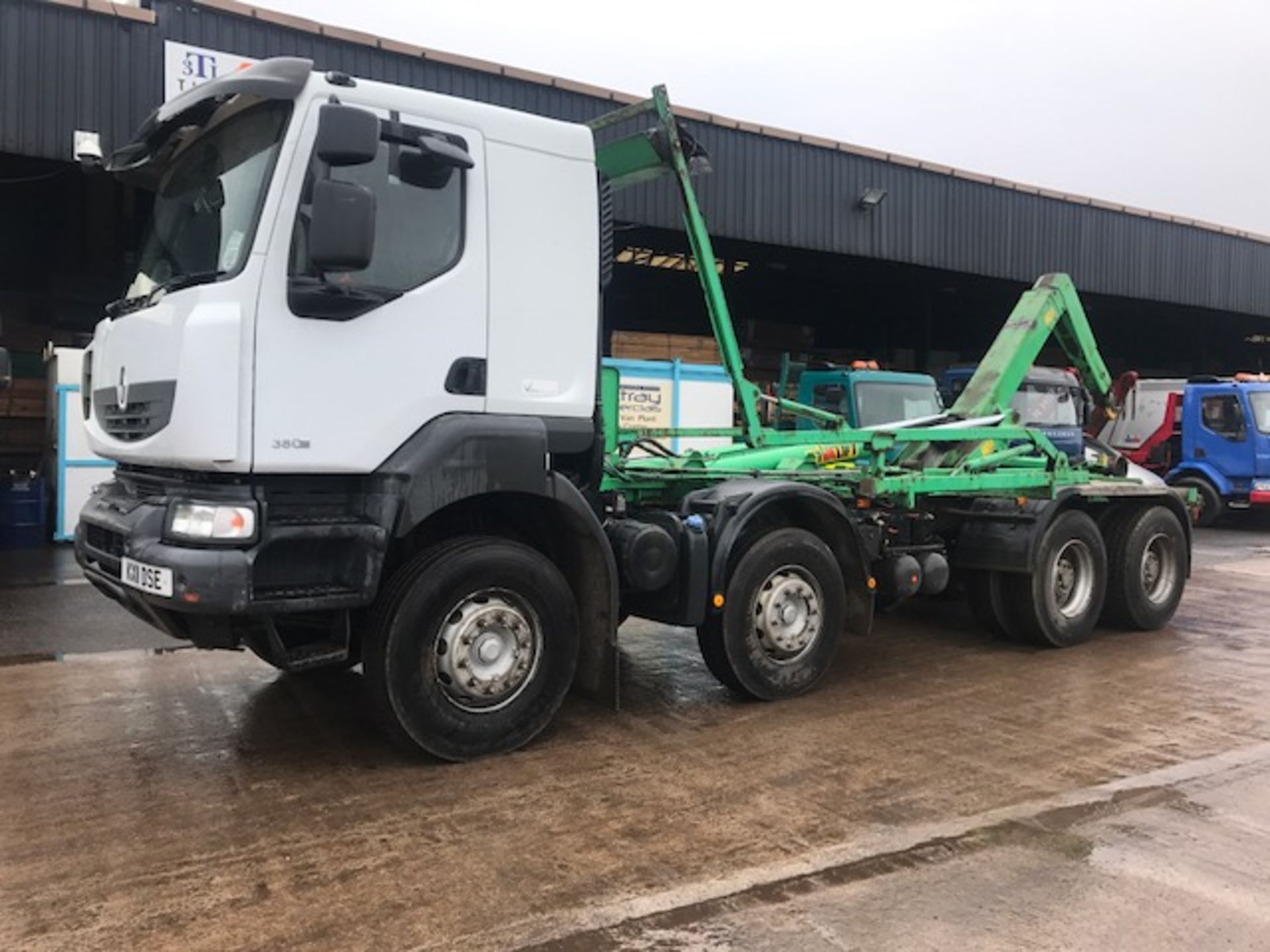 2011 Renault Kerax 380 8x4 Hook Loader - Image 2 of 13