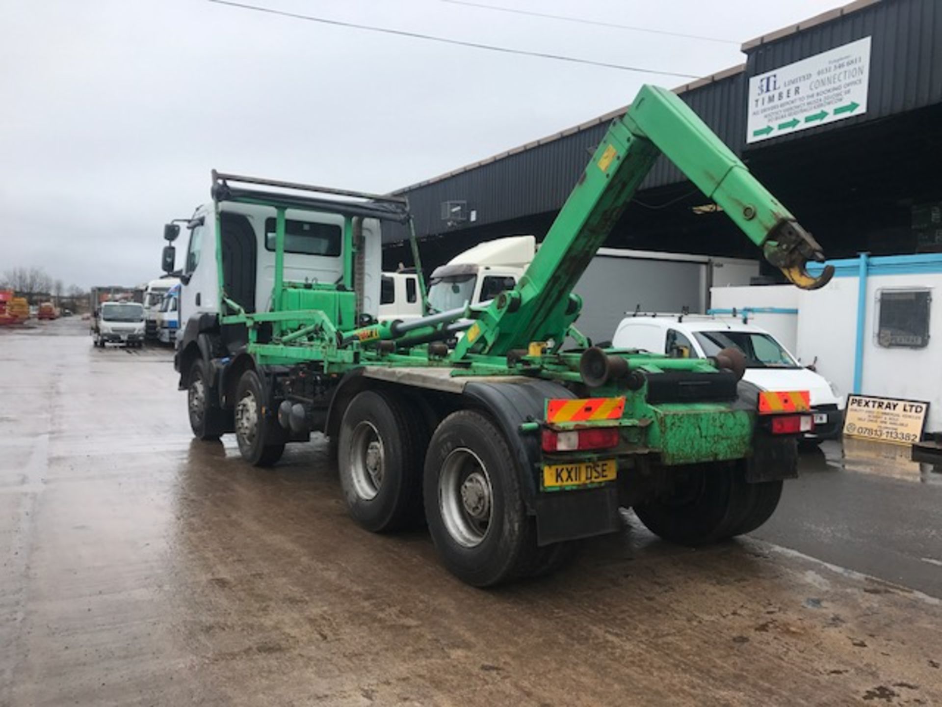 2011 Renault Kerax 380 8x4 Hook Loader - Image 5 of 13