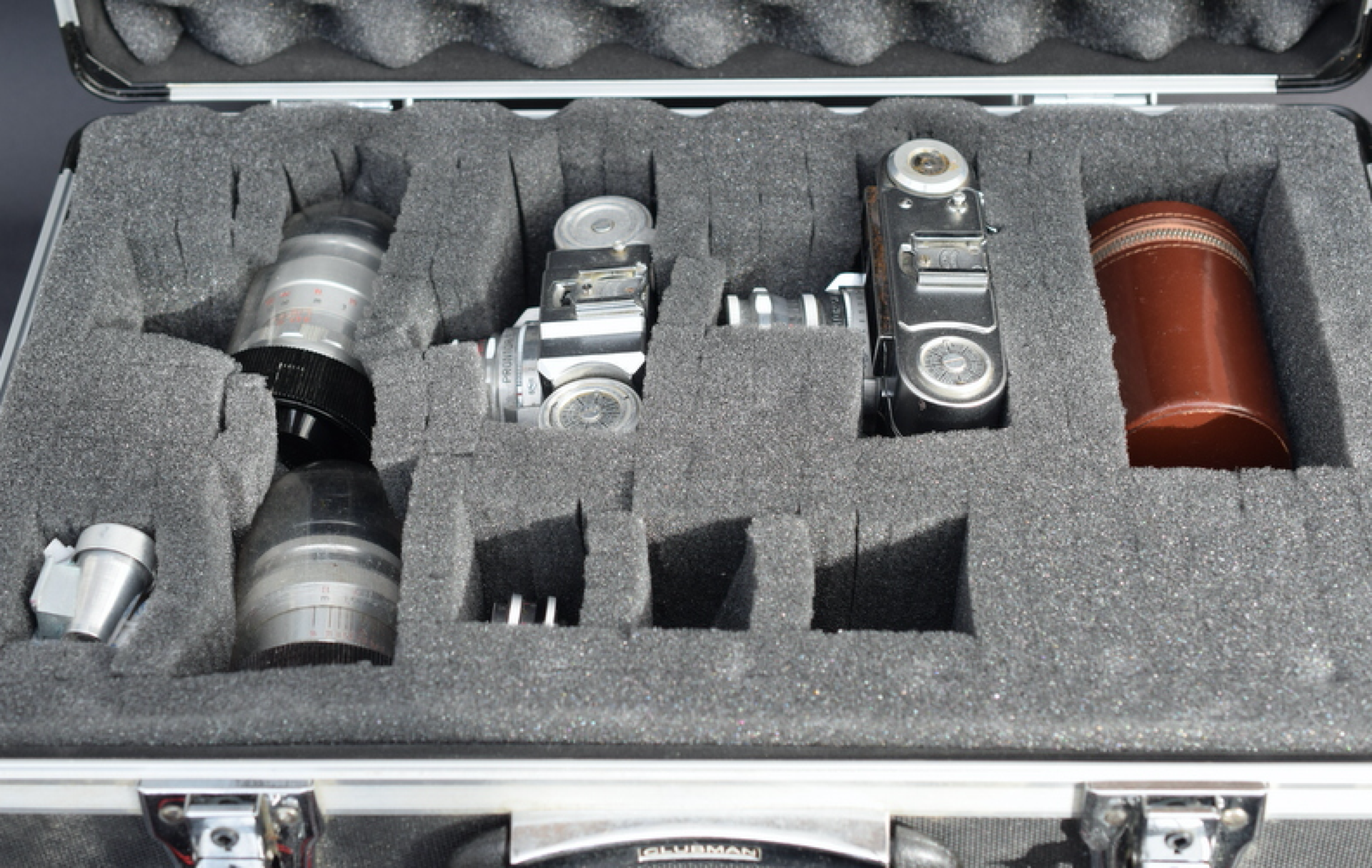 Hard Case Set Of Braun Cameras With Various Lenses - Image 2 of 10