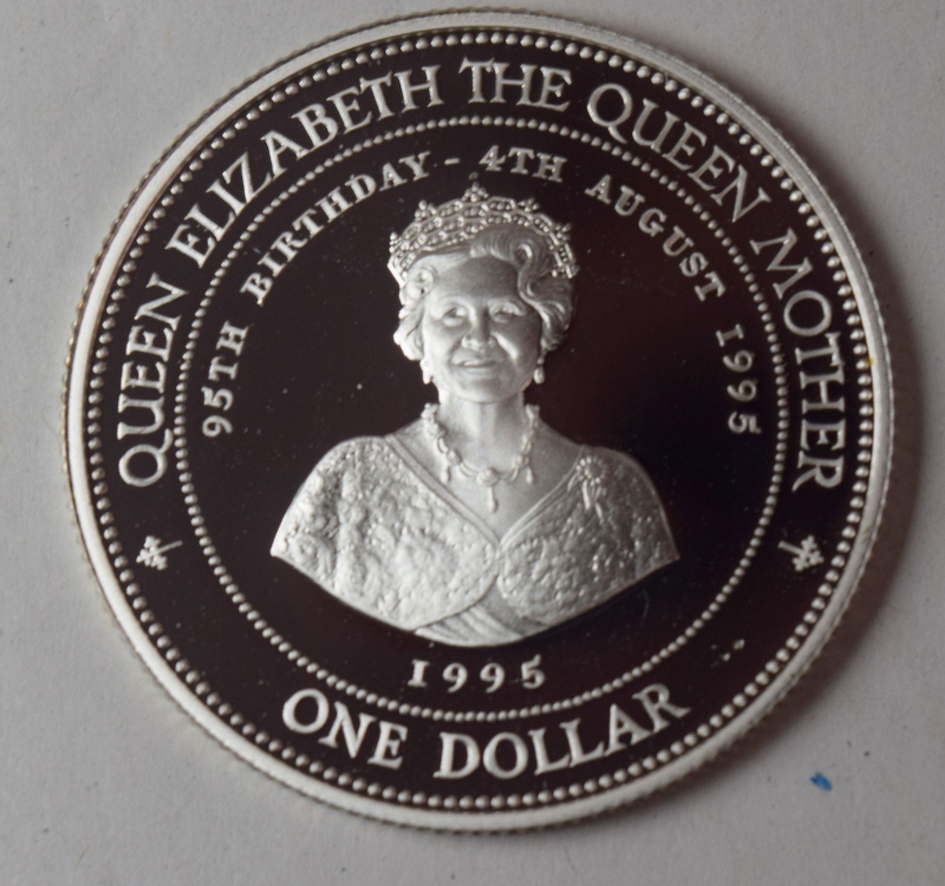 1995 Barbados Queen Mother's 95th Birthday Coin - Image 2 of 2