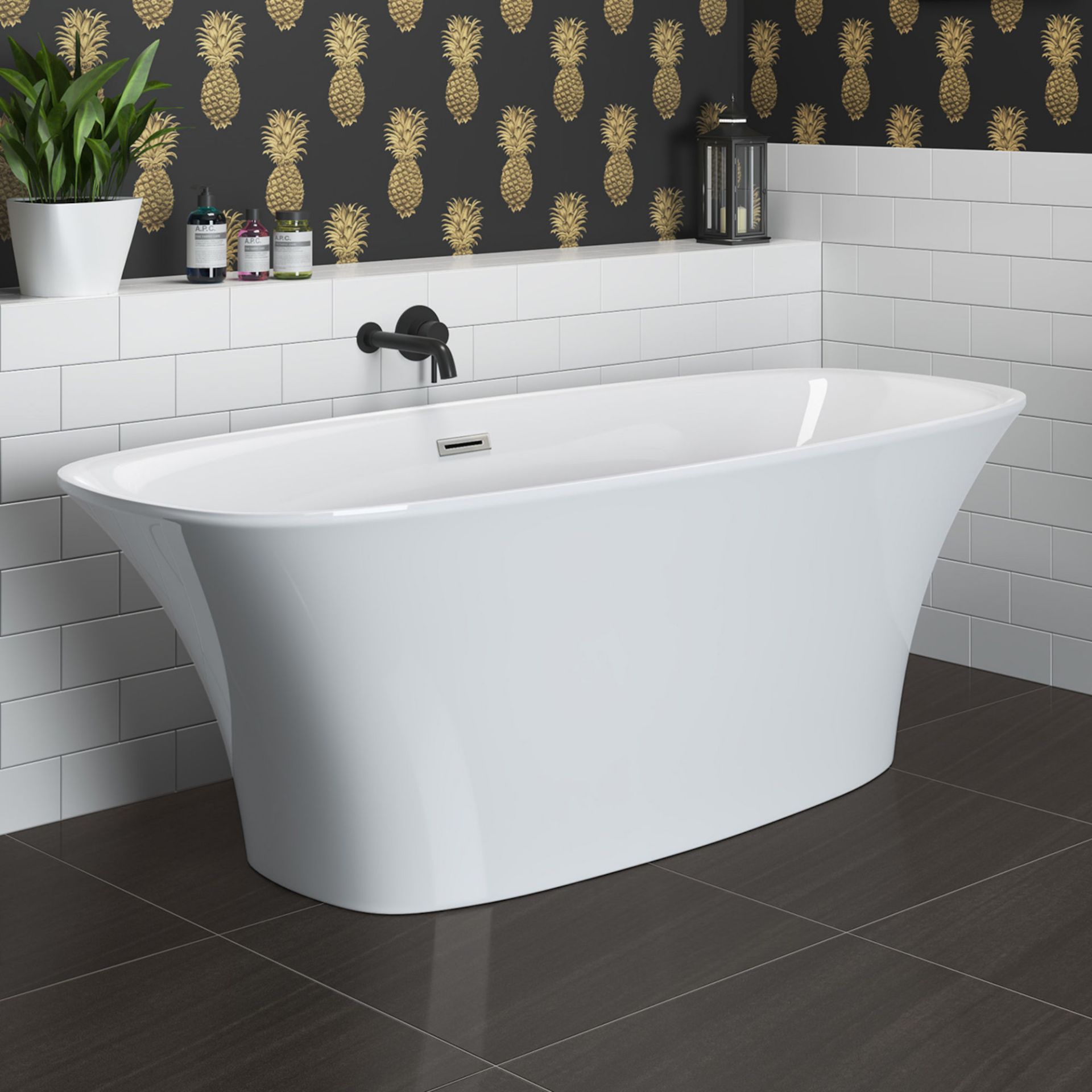 (XM2) 1700mmx780mm Mae Freestanding Bath. Showcasing style and charm for a centre piece that's