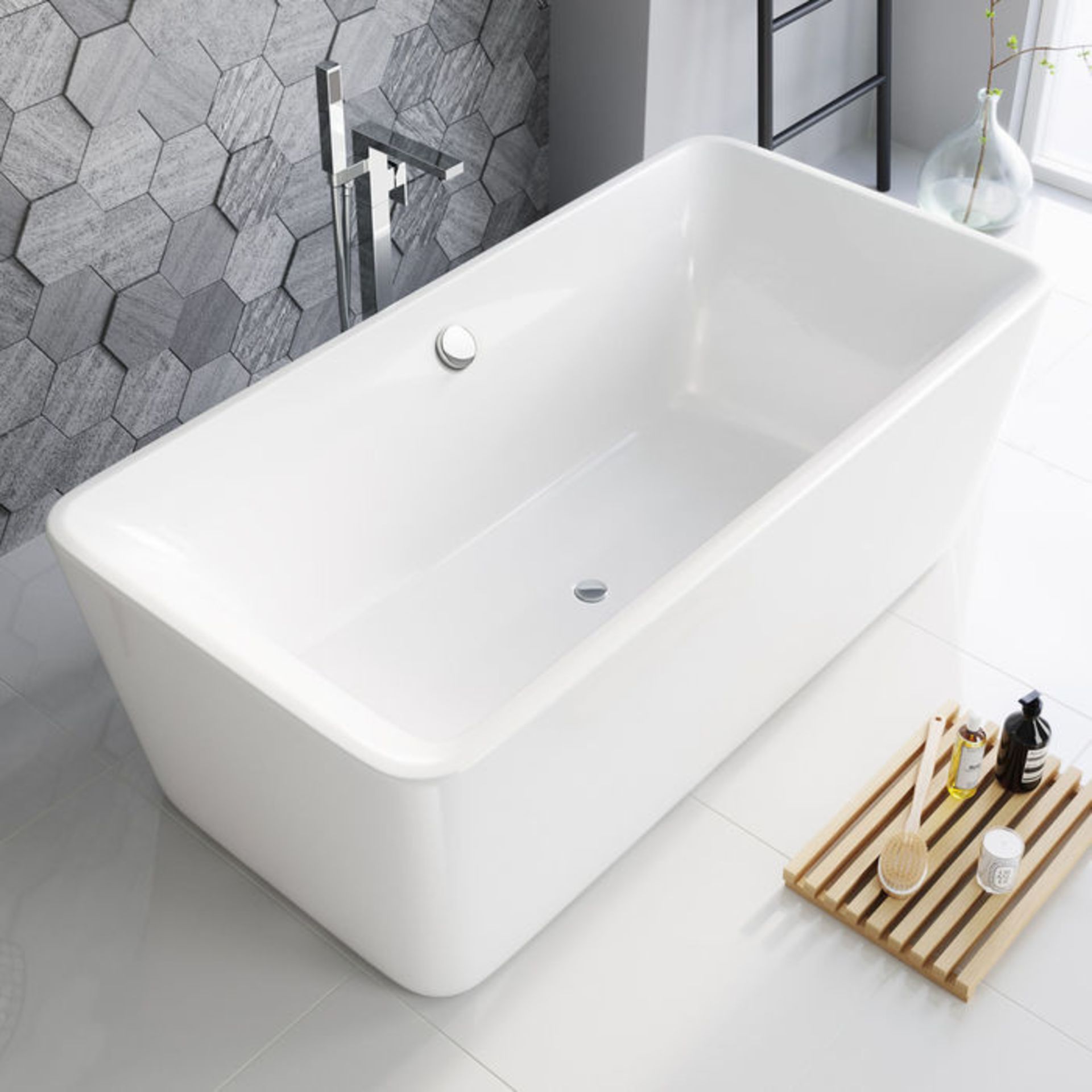 (XM4) 1700mmx845mm Skyla Freestanding Bath. Visually simplistic to suit any bathroom interior - Image 2 of 5