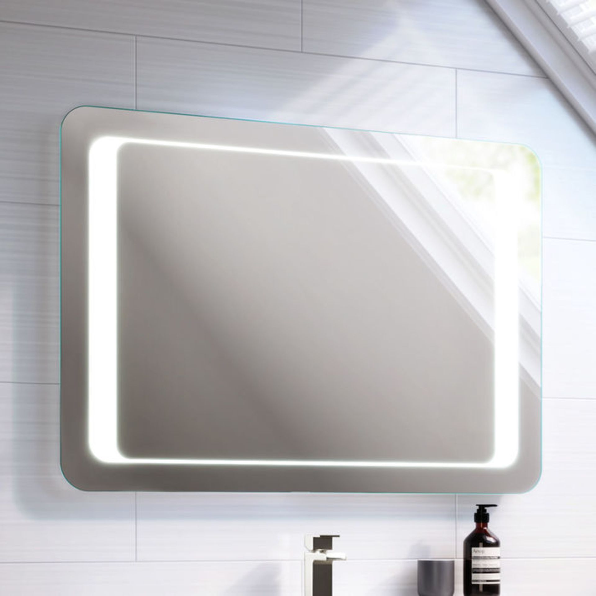 (DK38) 900x650mm Quasar Illuminated LED Mirror. RRP £349.99. Energy efficient LED lighting with IP44 - Image 4 of 6