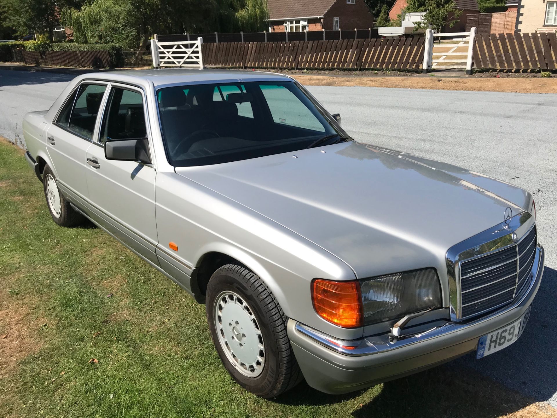 Mercedes 300 SE Automatic - Image 6 of 69