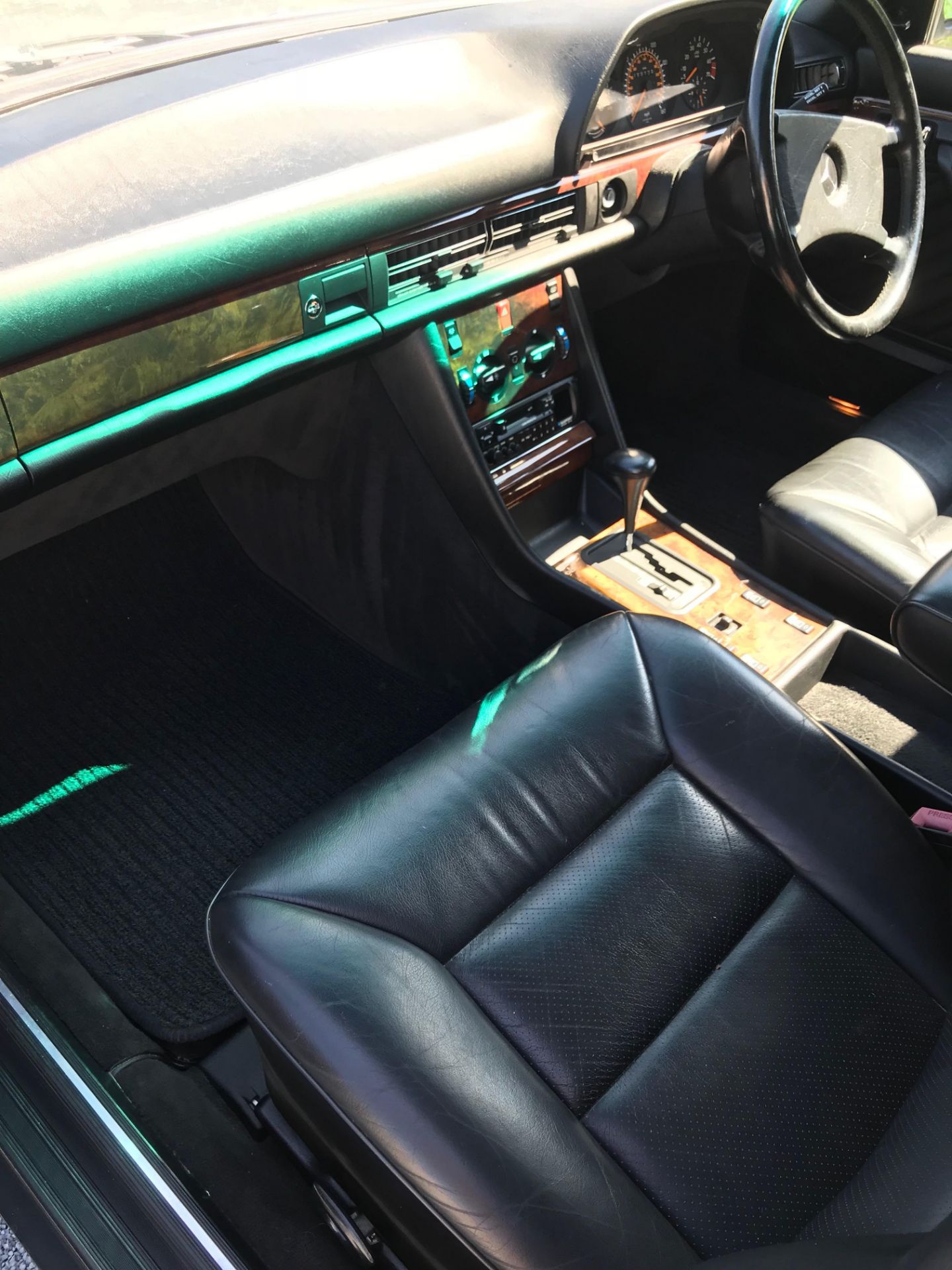 Mercedes 300 SE Automatic - Image 33 of 69