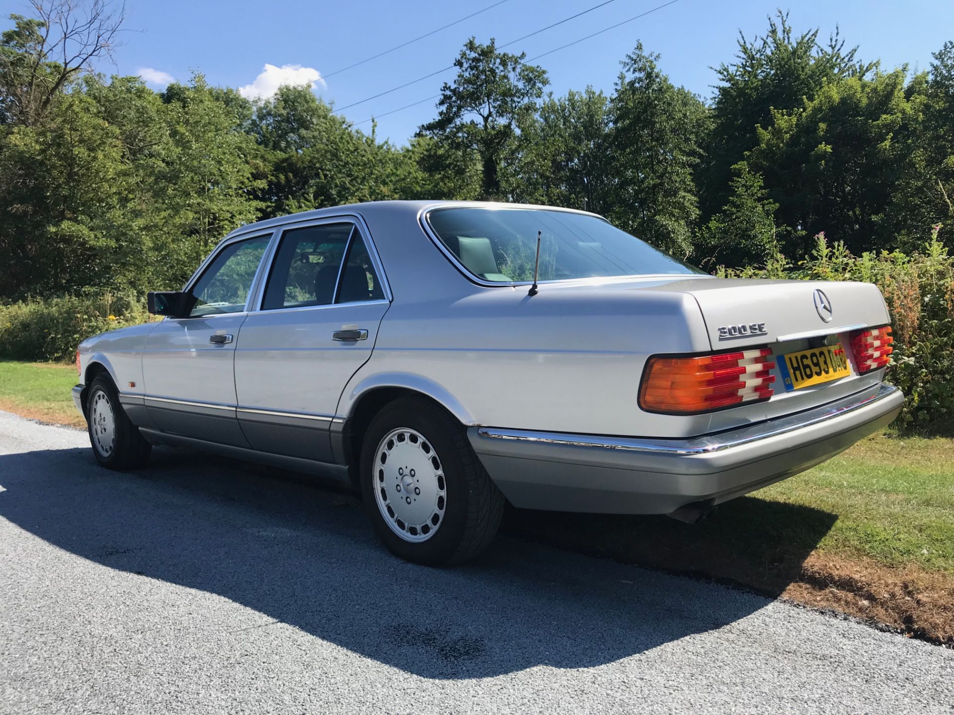 Mercedes 300 SE Automatic - Image 10 of 69