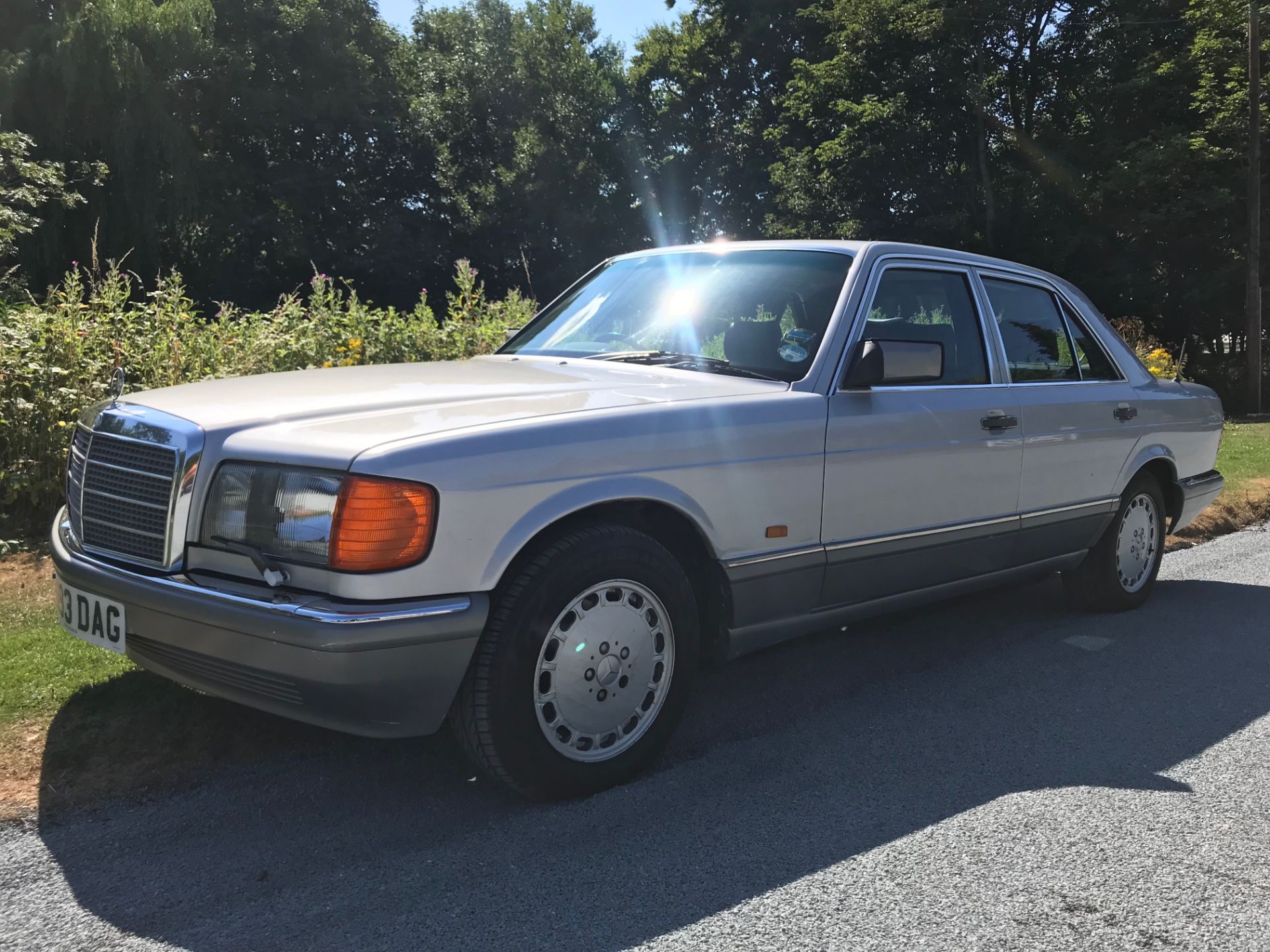 Mercedes 300 SE Automatic - Image 11 of 69