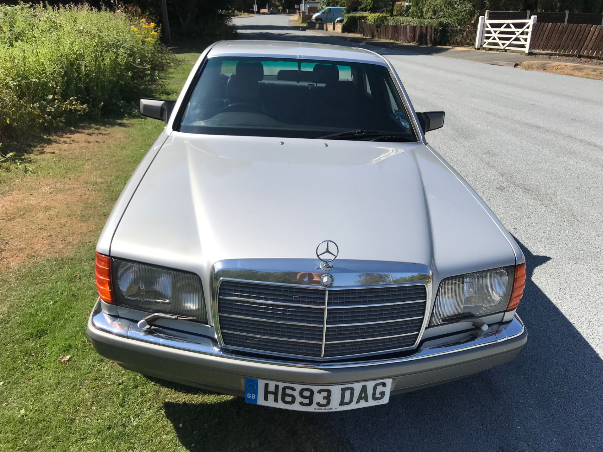 Mercedes 300 SE Automatic - Image 4 of 69