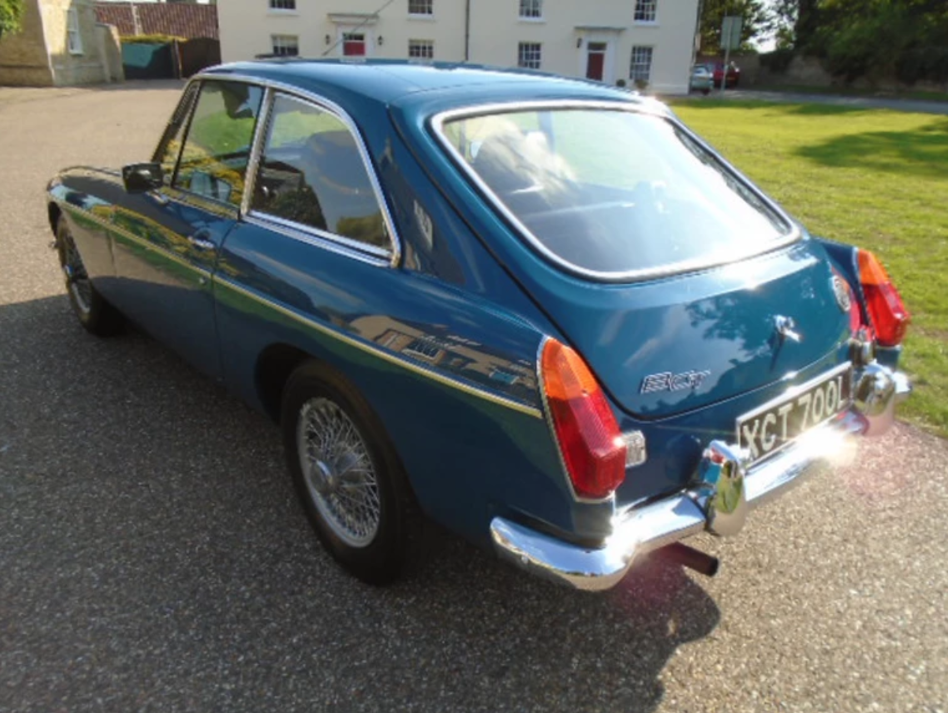 1972 MG B GT, restored car + power steering. - Image 3 of 6