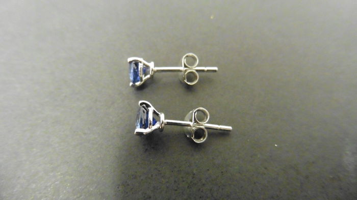 1ct solitaire stud style earrings set with round cut sapphires ( treated ) weighing approx 1.00ct. 3 - Image 2 of 2