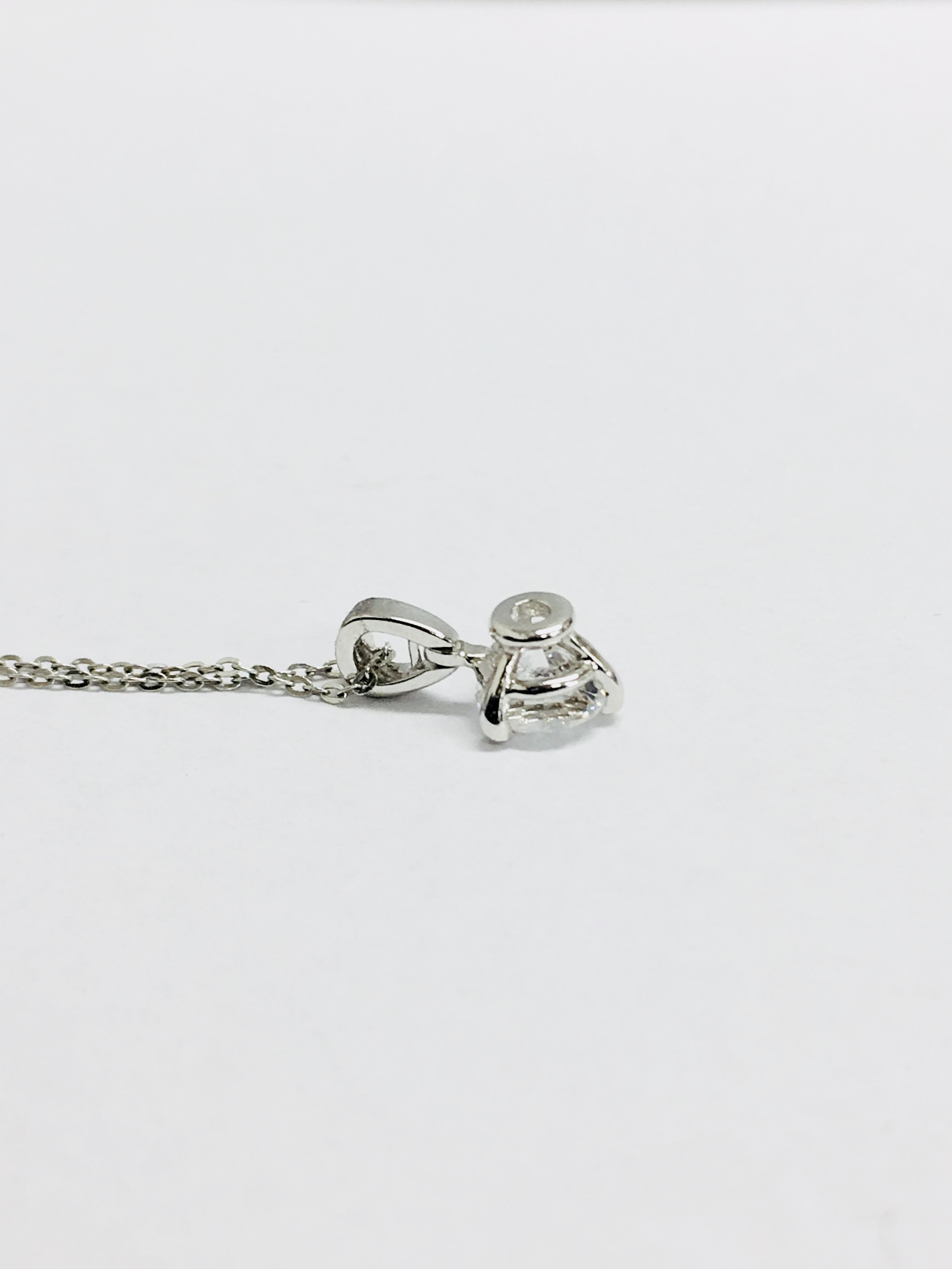 0.25ct diamond solitaire pendant set in 18ct gold. Brilliant cut diamond, I colour and si3 - Image 2 of 4