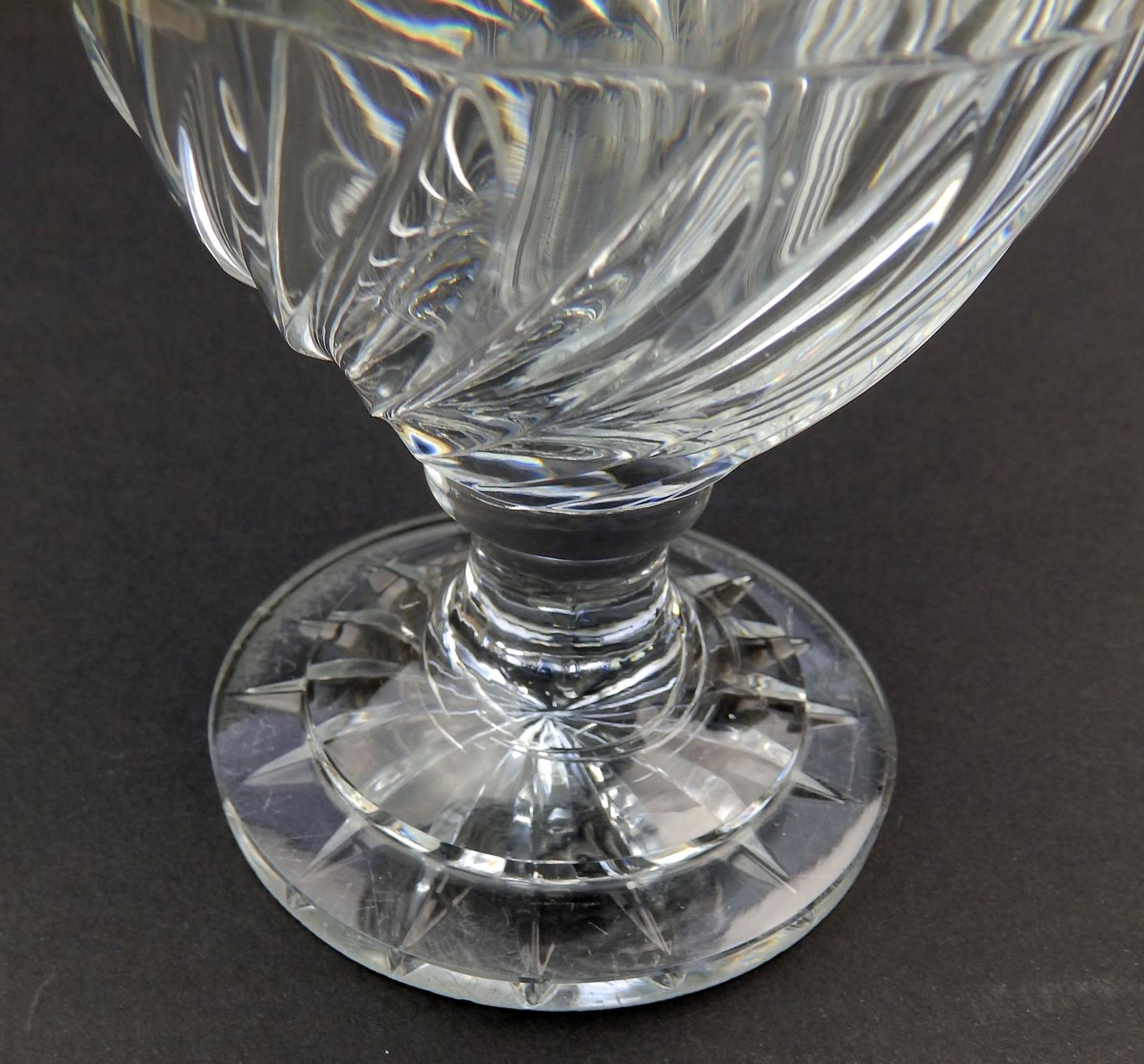 Antique Anglo - Irish Cut Glass Blown Glass. A fine Antique lidded Vase 19th C - Image 5 of 7