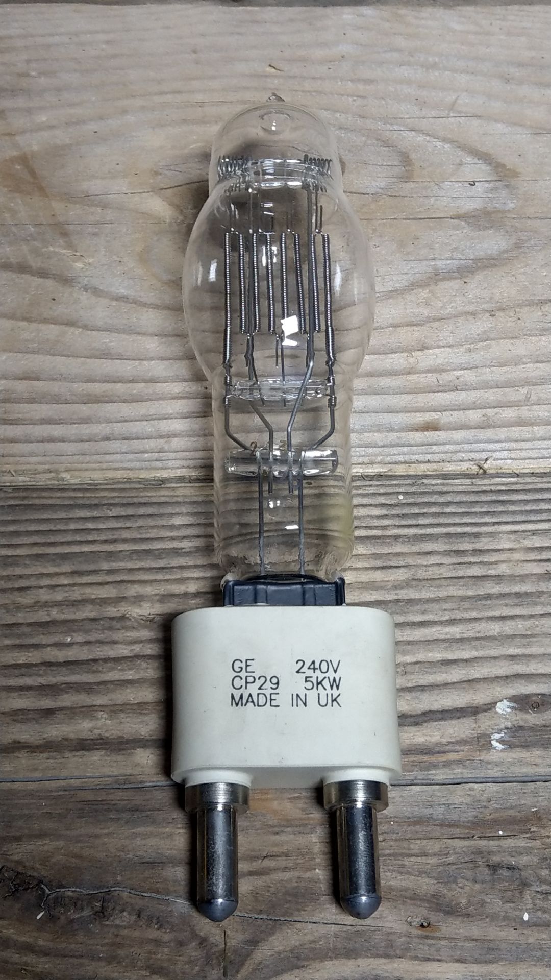 1x GE 240V CP29 5Kw Lamp