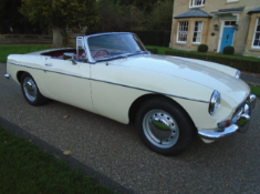 1964 MGB Roadster 'pull handle'